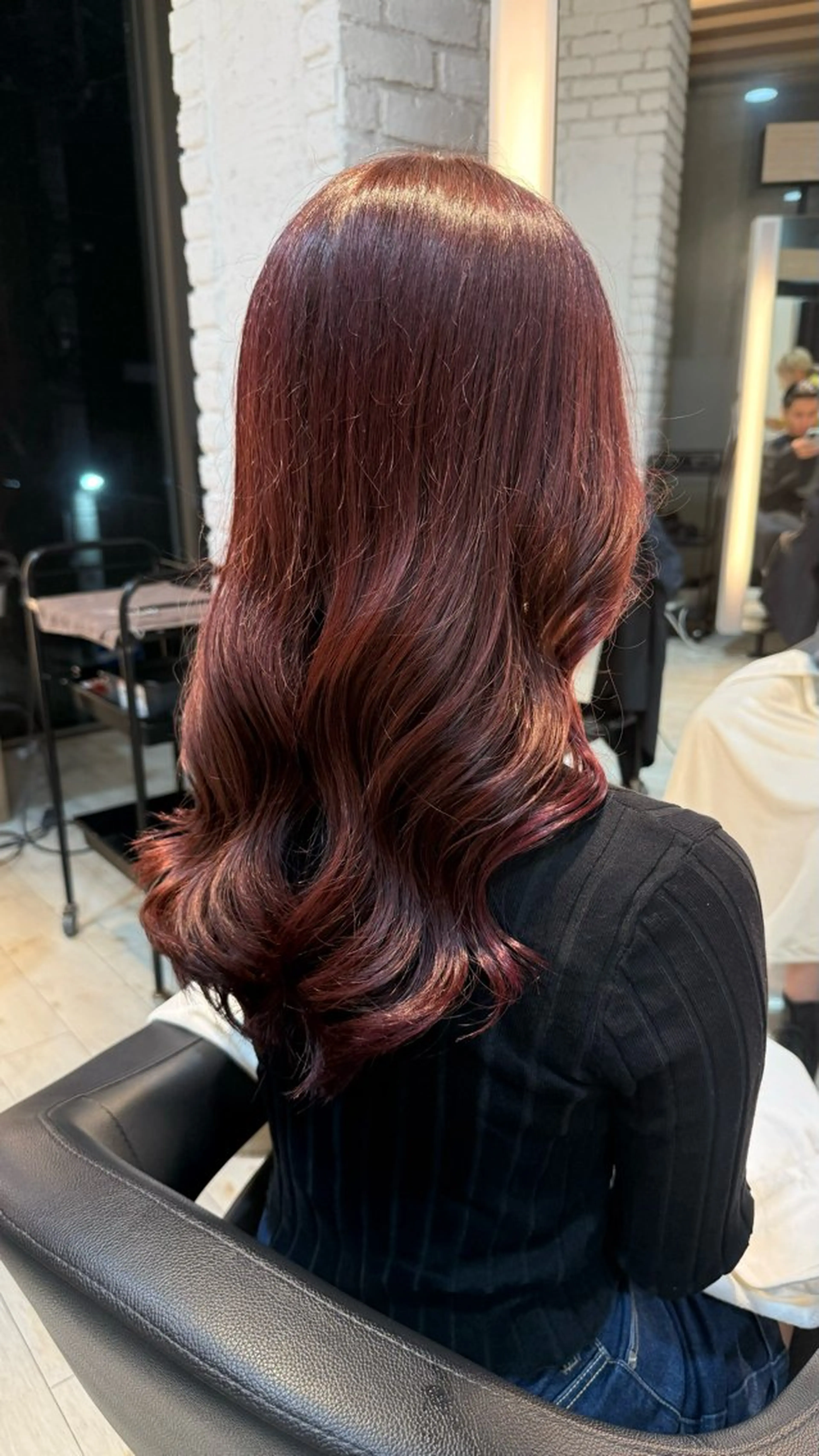 ロング カラー ブリーチ ラベンダーカラー ブリーチなしカラー レッドカラー ブリーチ/髪質改善/ ハイトーン/暖色のヘアスタイル