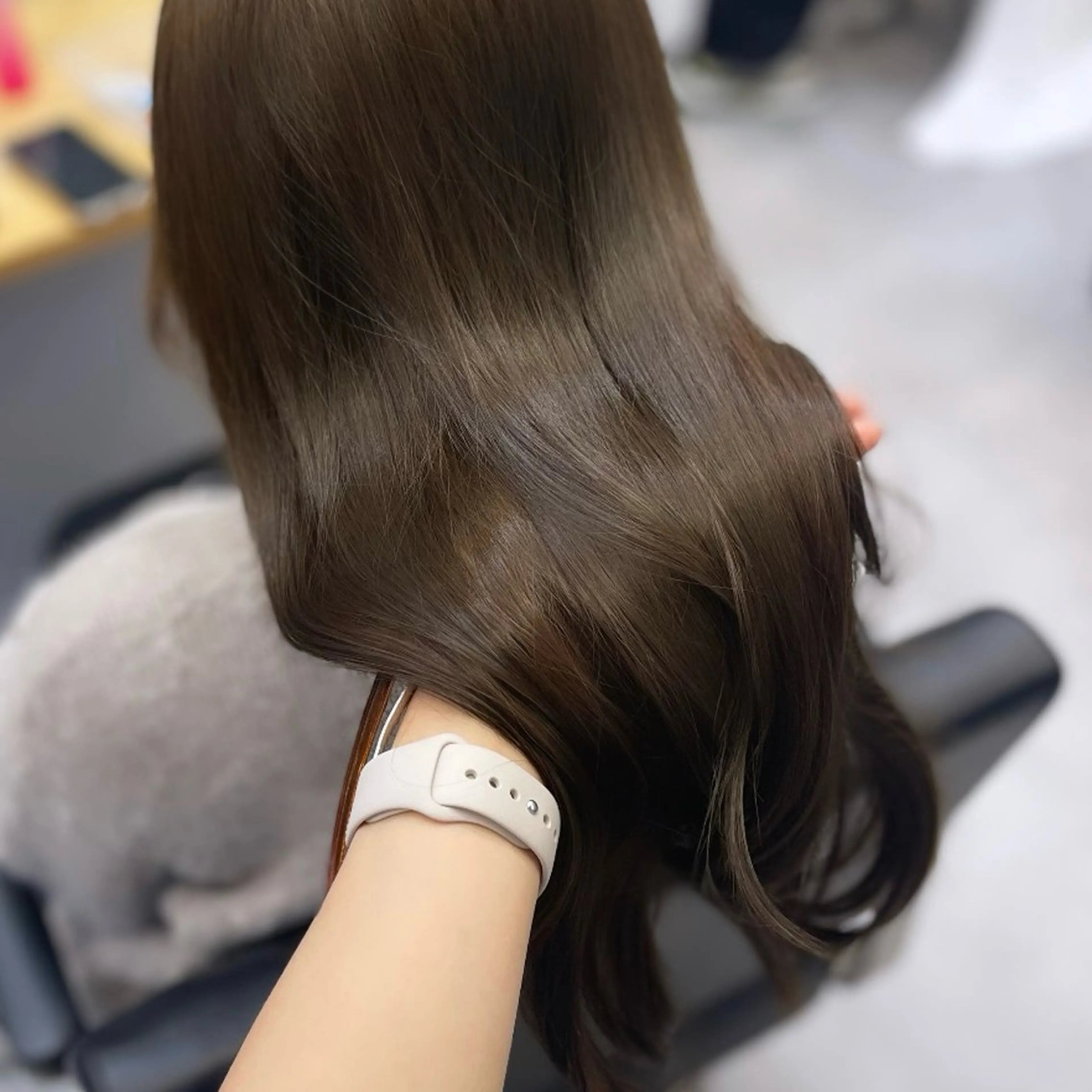 ロング カラー ベージュカラー 透明感カラー ミルクティーベージュ カット ヘアカラー Rui/透明感カラー 暖色/レイヤーカットのヘアスタイル