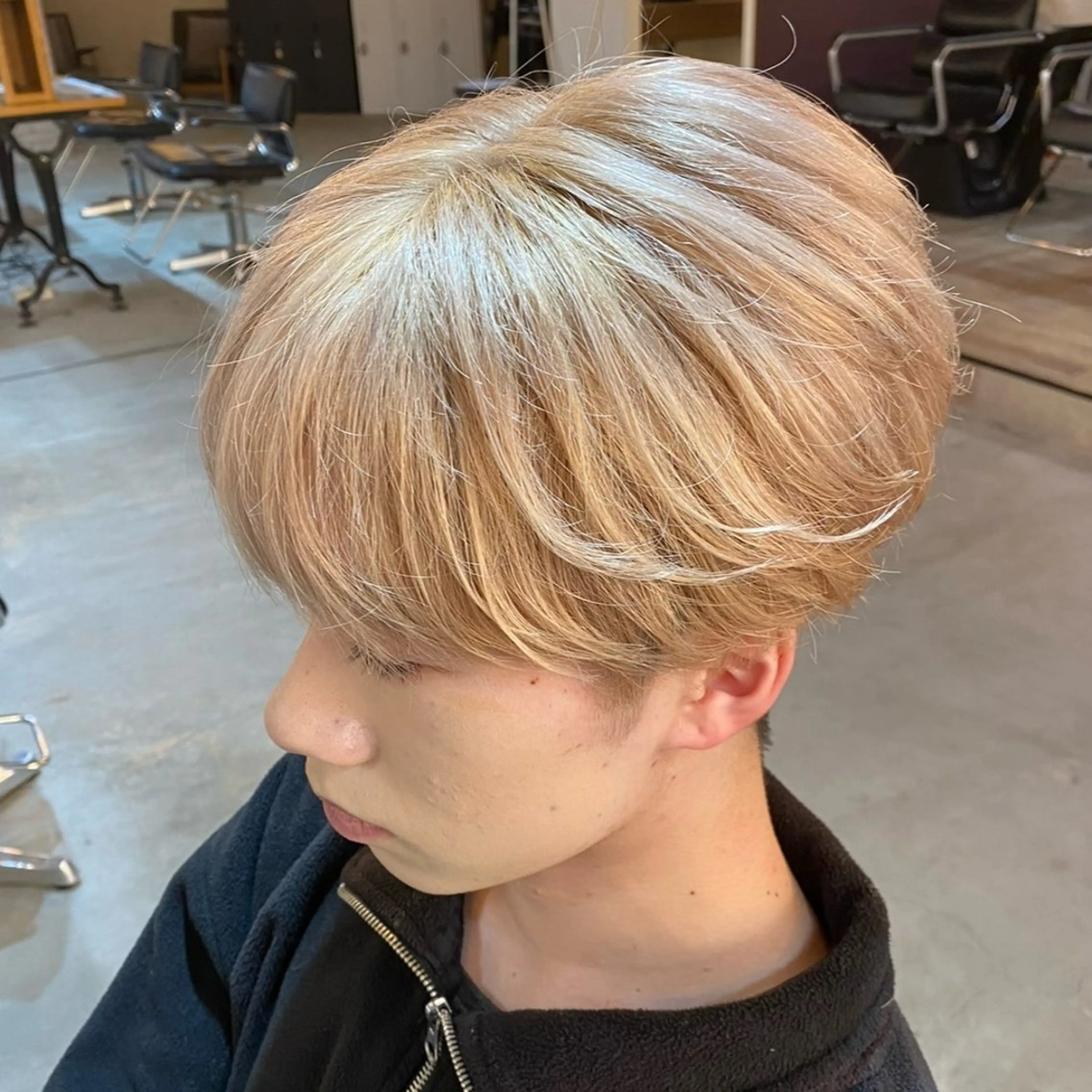 メンズカット＋ダブルカラー　（#メンズサロン#ベージュ#グレージュ#赤#青#金）の写真