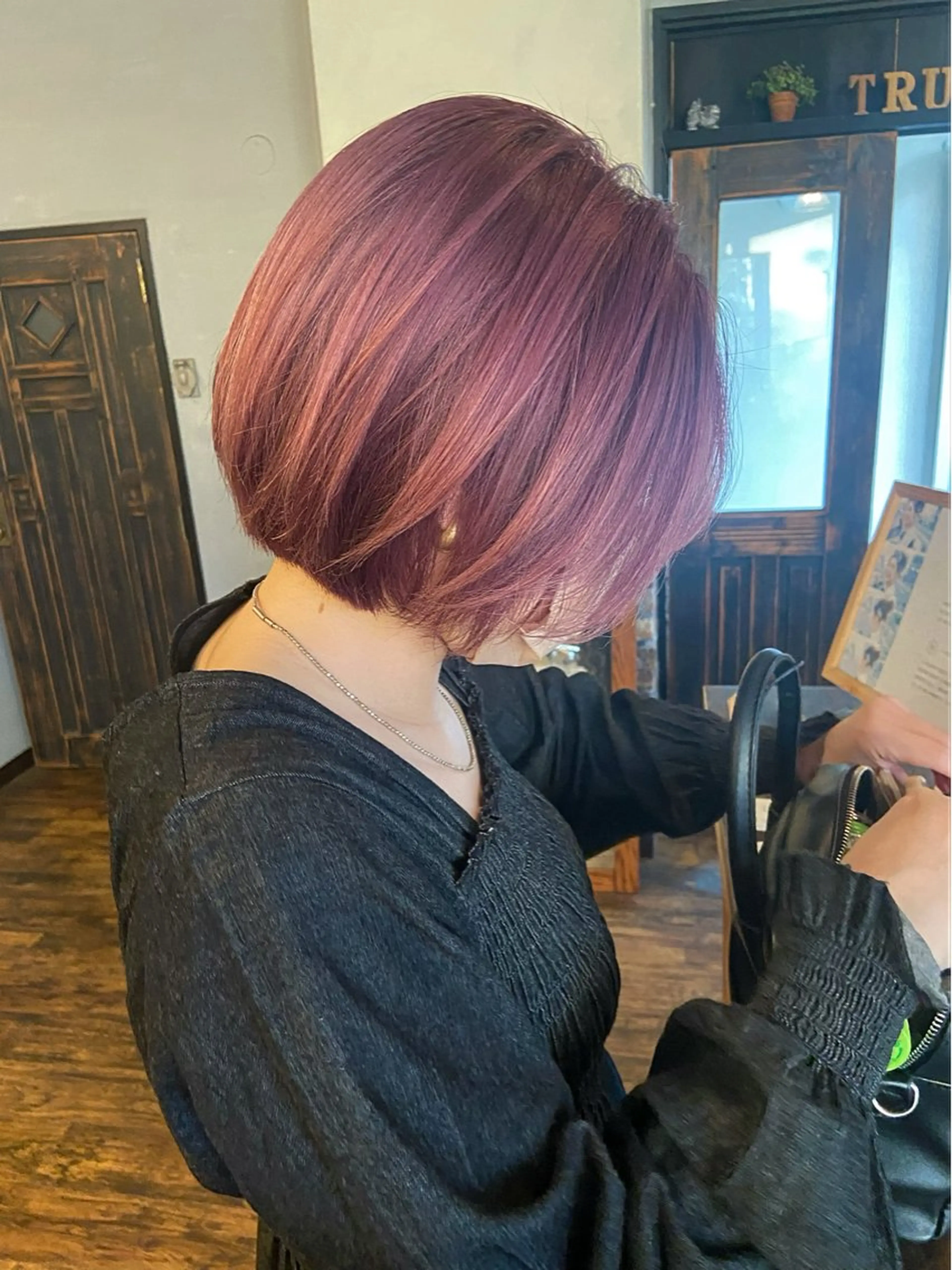 ショート カラー ピンクカラー ボブ CIERA所属・トウジョウ アリサのヘアスタイル