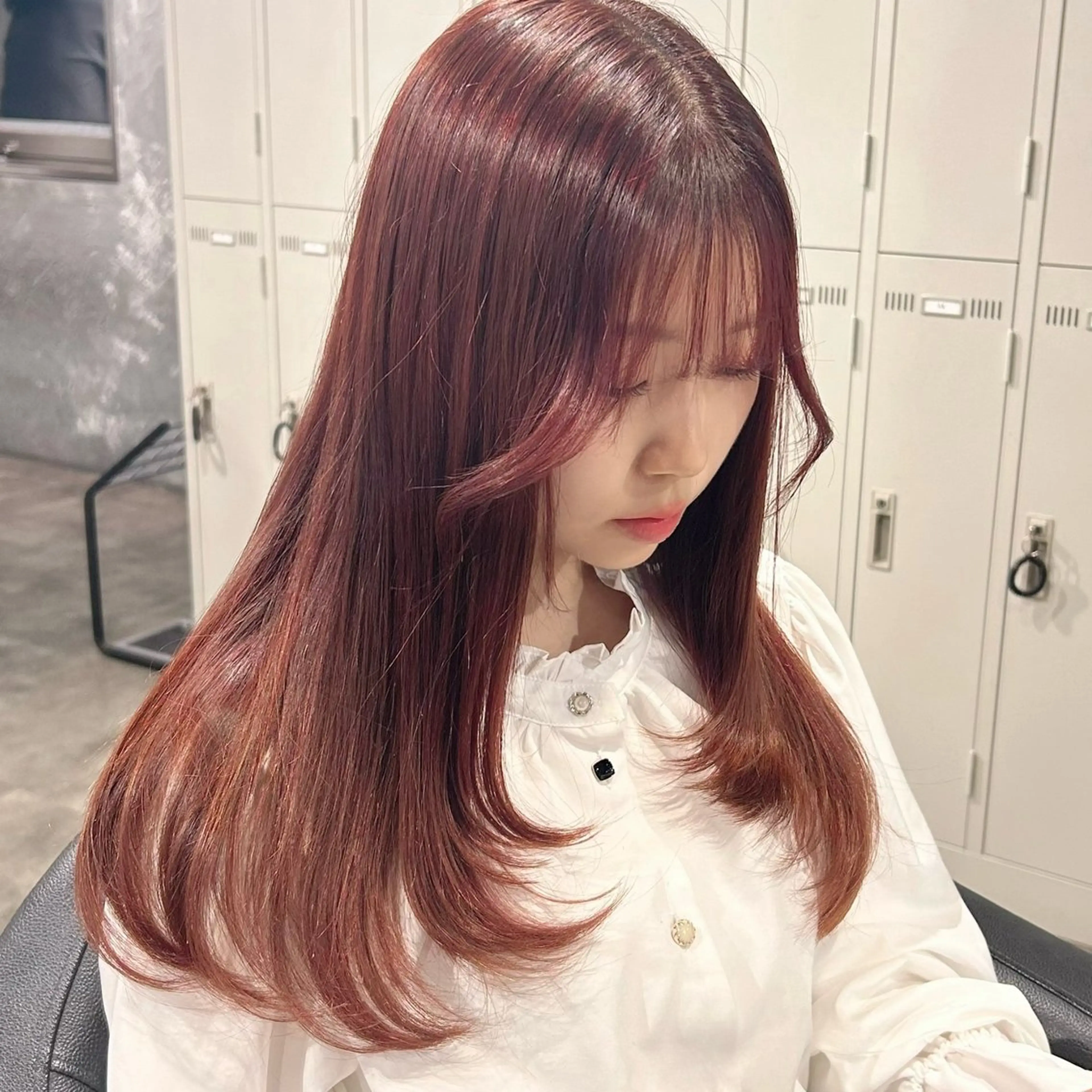 ミディアム IS所属・横浜美容室/透明感 カラー/レイヤーのヘアスタイル