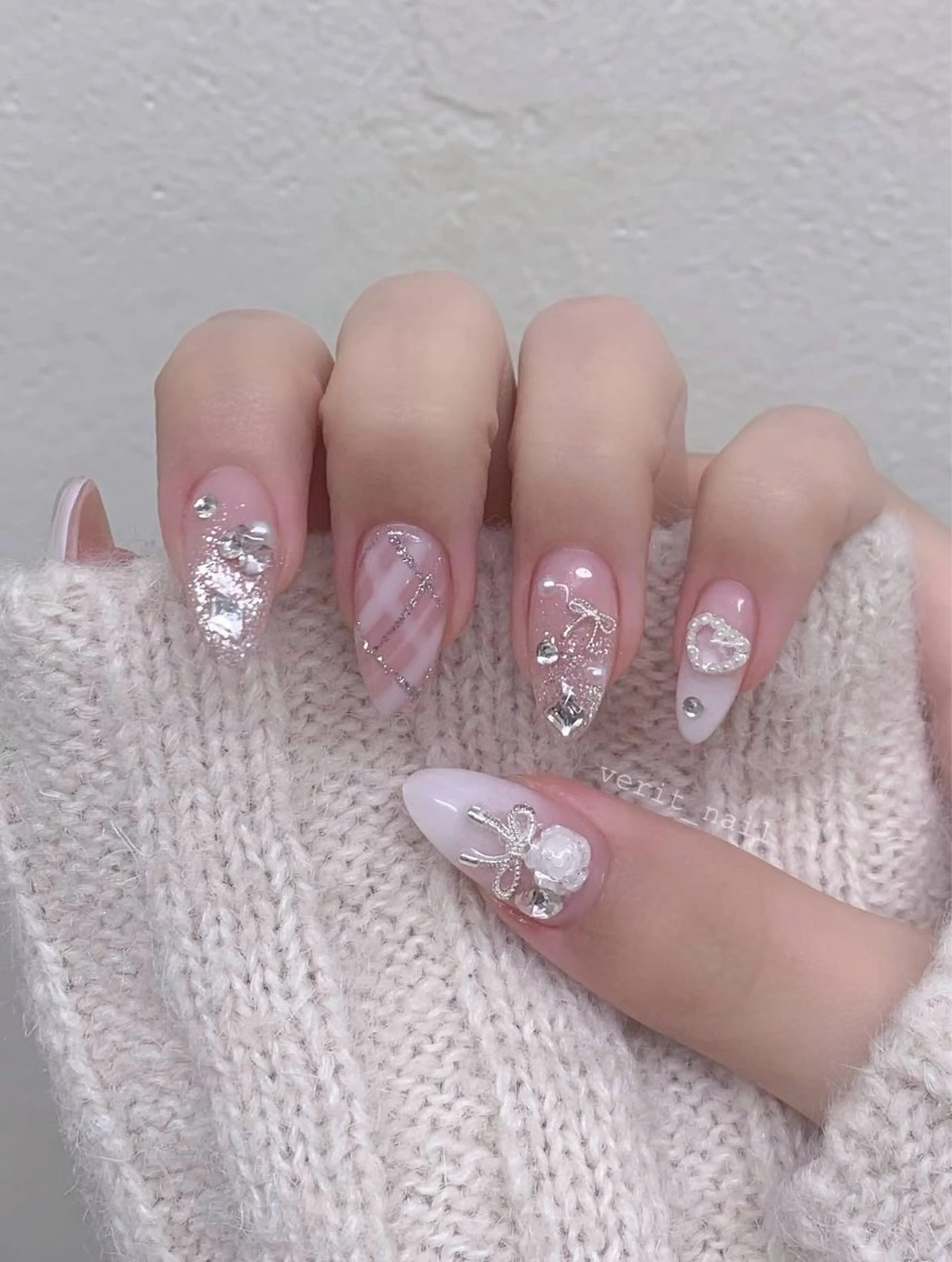 ネイル アートネイル 長さ出し ジェルネイル マグネットネイル ニュアンスネイル なな_ CloudyChanのネイルデザイン