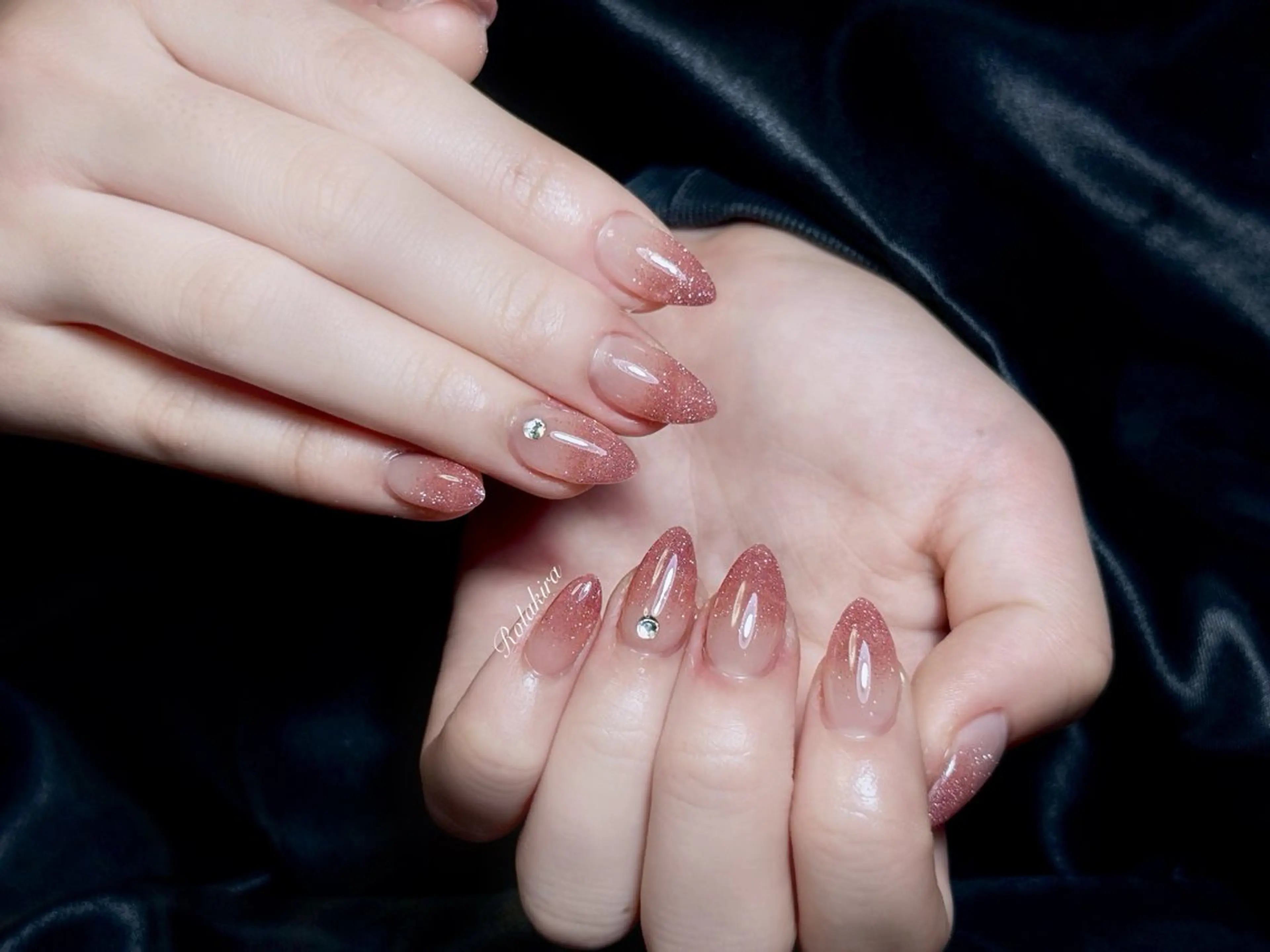 ネイル チークネイル 長さ出し フレンチネイル ジェルネイル 韓国ネイル ハンドネイル Rola kira nail salon所属・Rola kira 麗のネイルデザイン