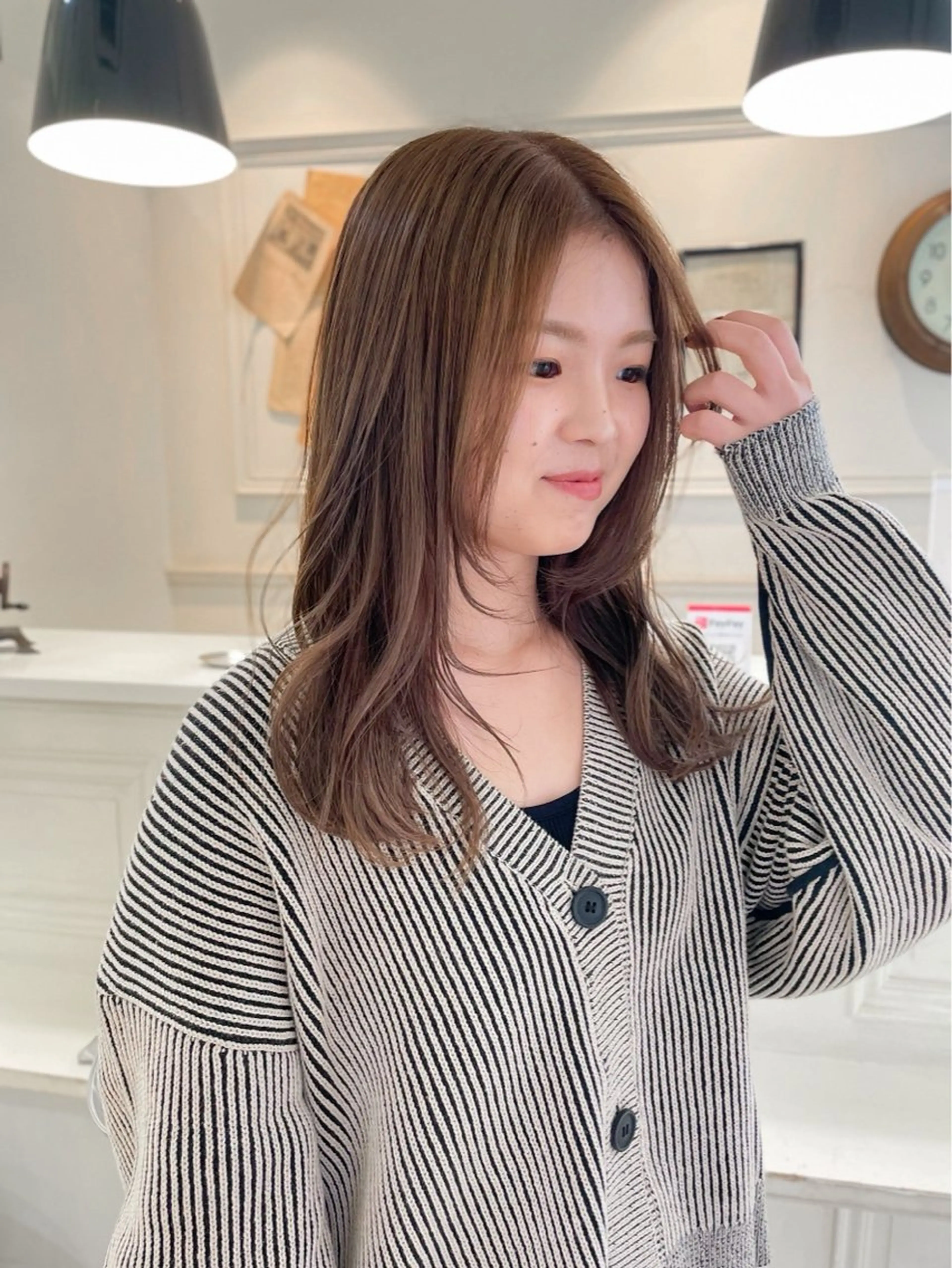 セミロング ヘアカラー ✨艶髪／透明感カラー ミユ💜のヘアスタイル