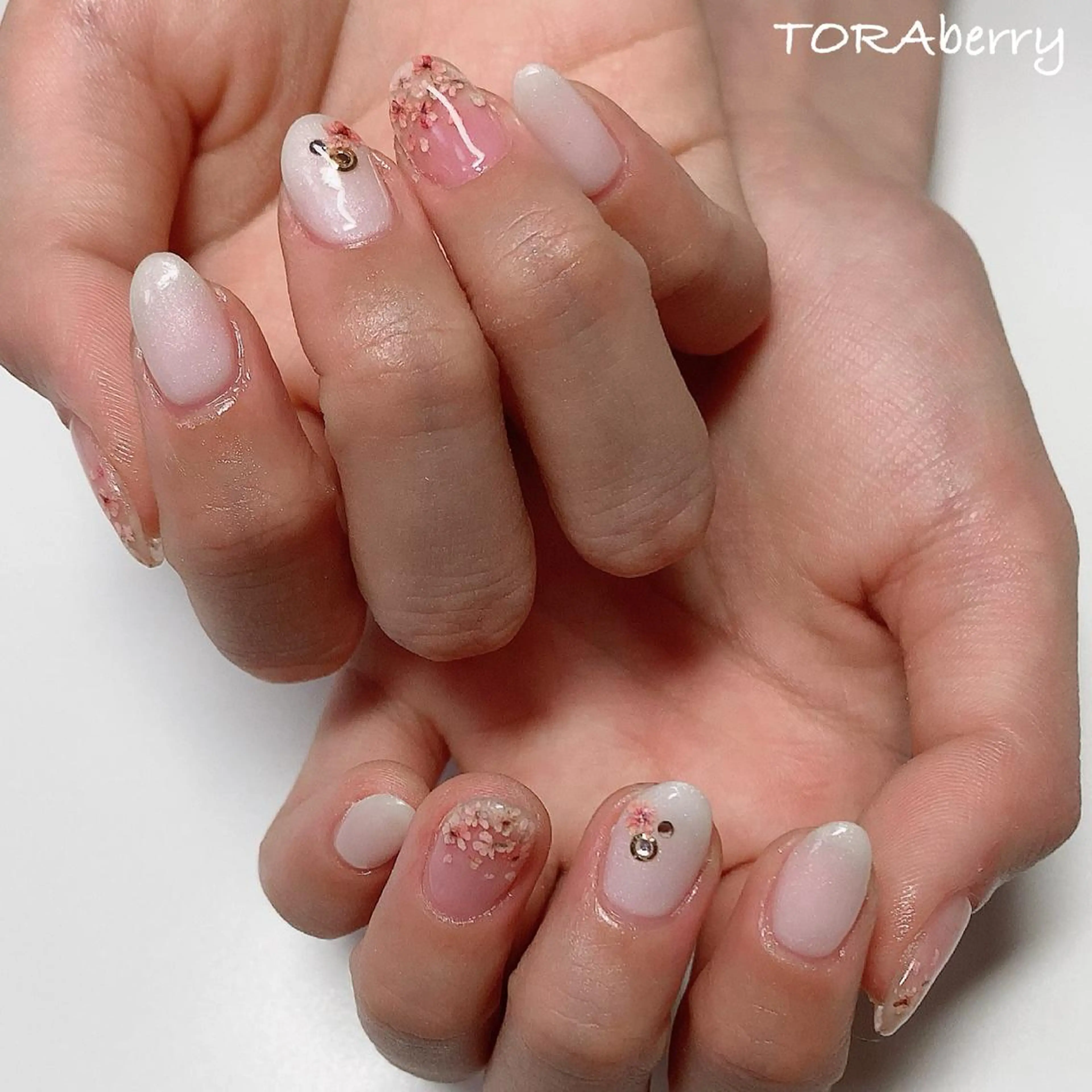 ネイル ハンドネイル ネイリスト なつみのネイルデザイン