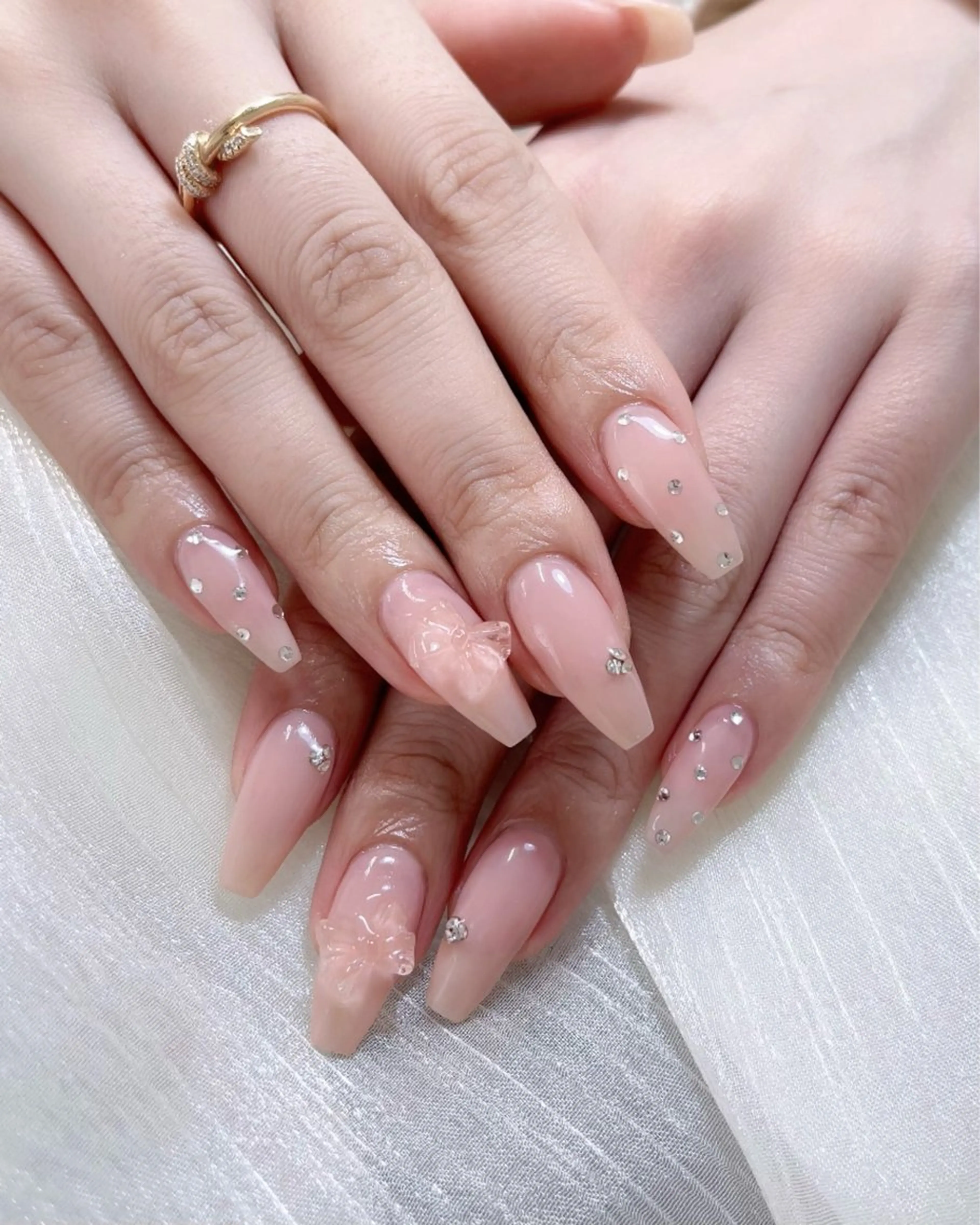 ネイル チークネイル フレンチネイル ハート キラキラネイル 韓国ネイル ハンドネイル Speraネイル 大宮店🎀のネイルデザイン