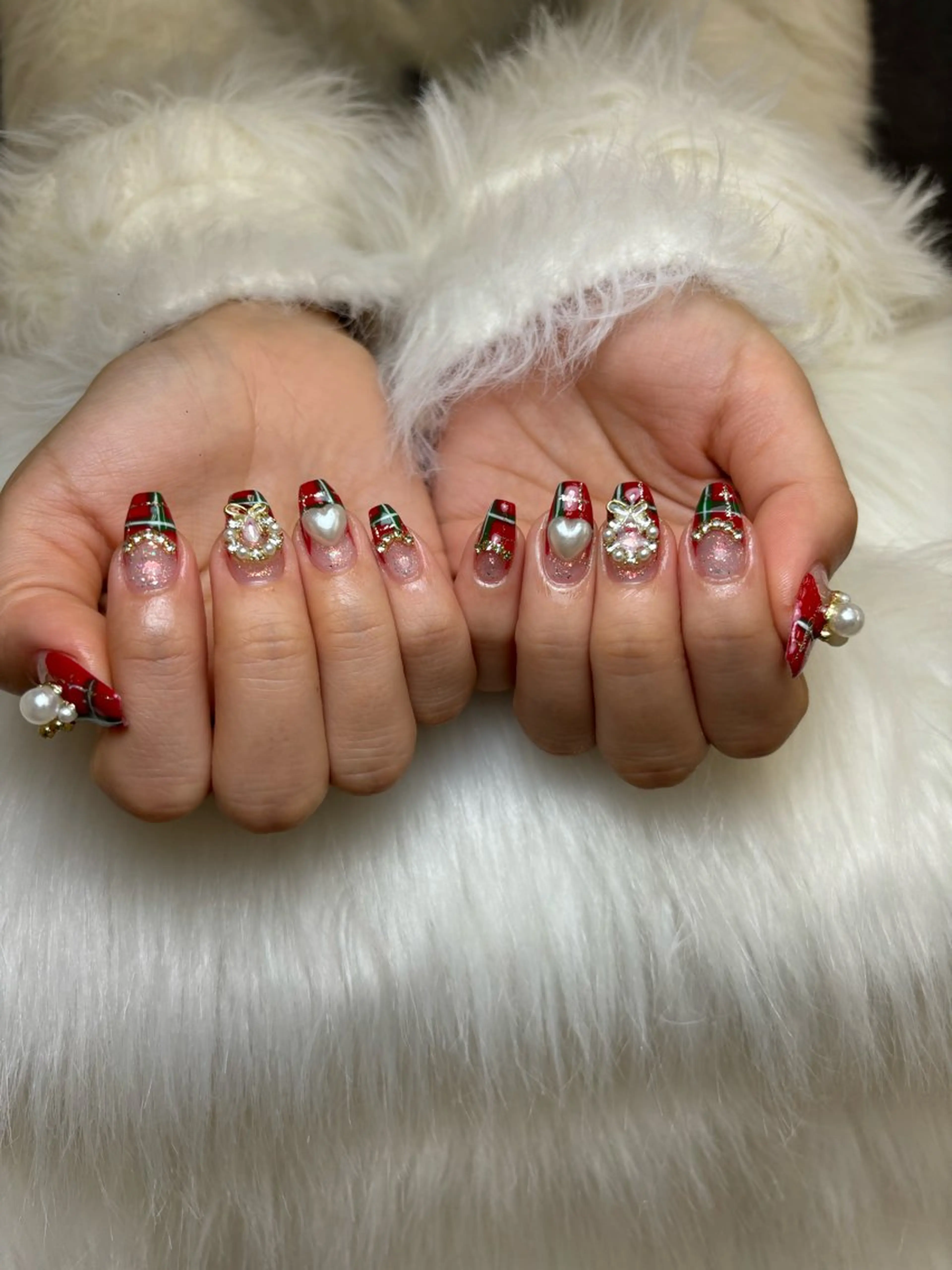 ネイル グラデーション キラキラネイル ワンカラーネイル 冬ネイル Jenn Nail Salonのネイルデザイン
