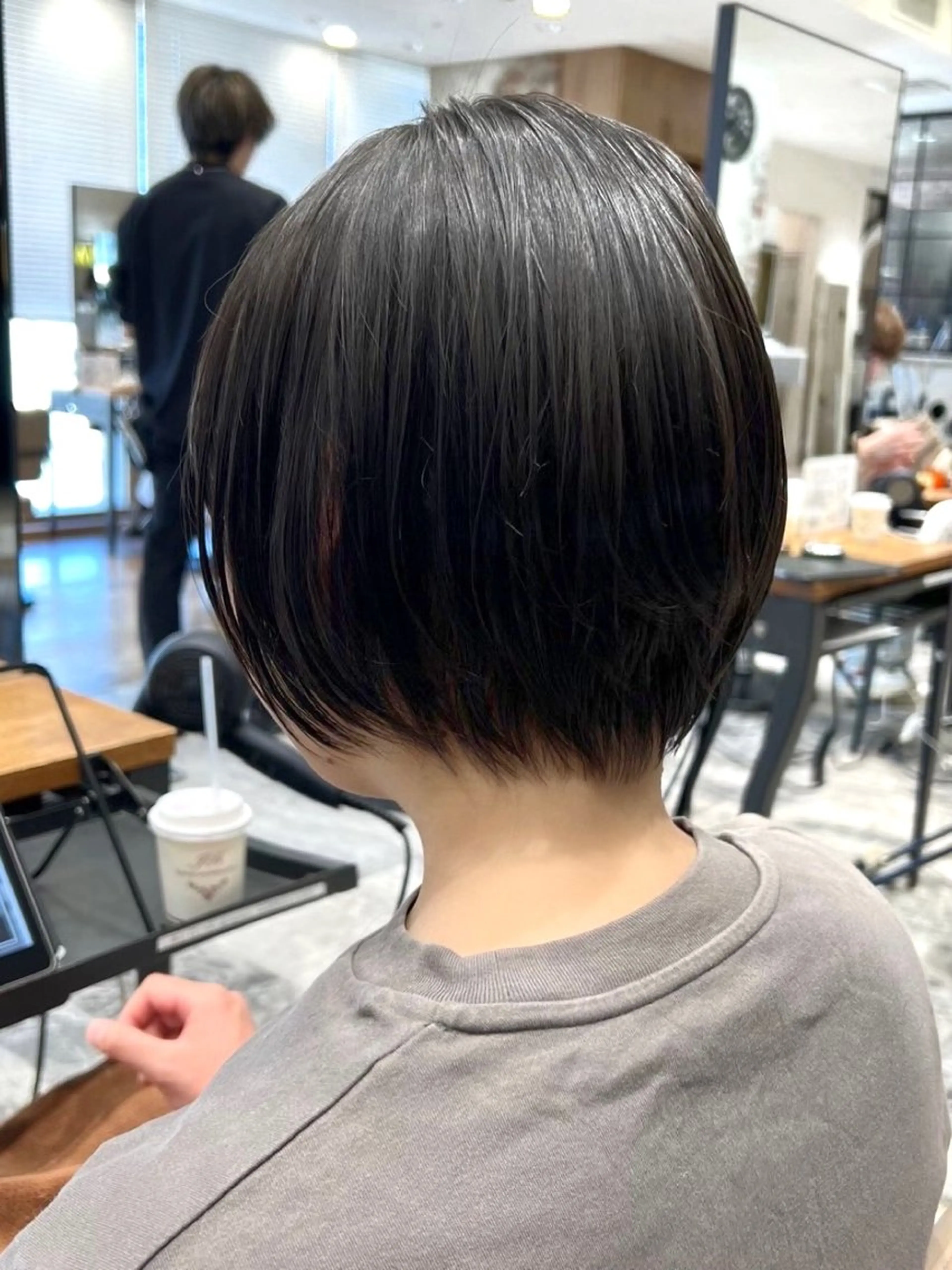 ショート カラー カット ヘアカラー トリートメント 💍新宿ショート 💍岩田莉奈のヘアスタイル