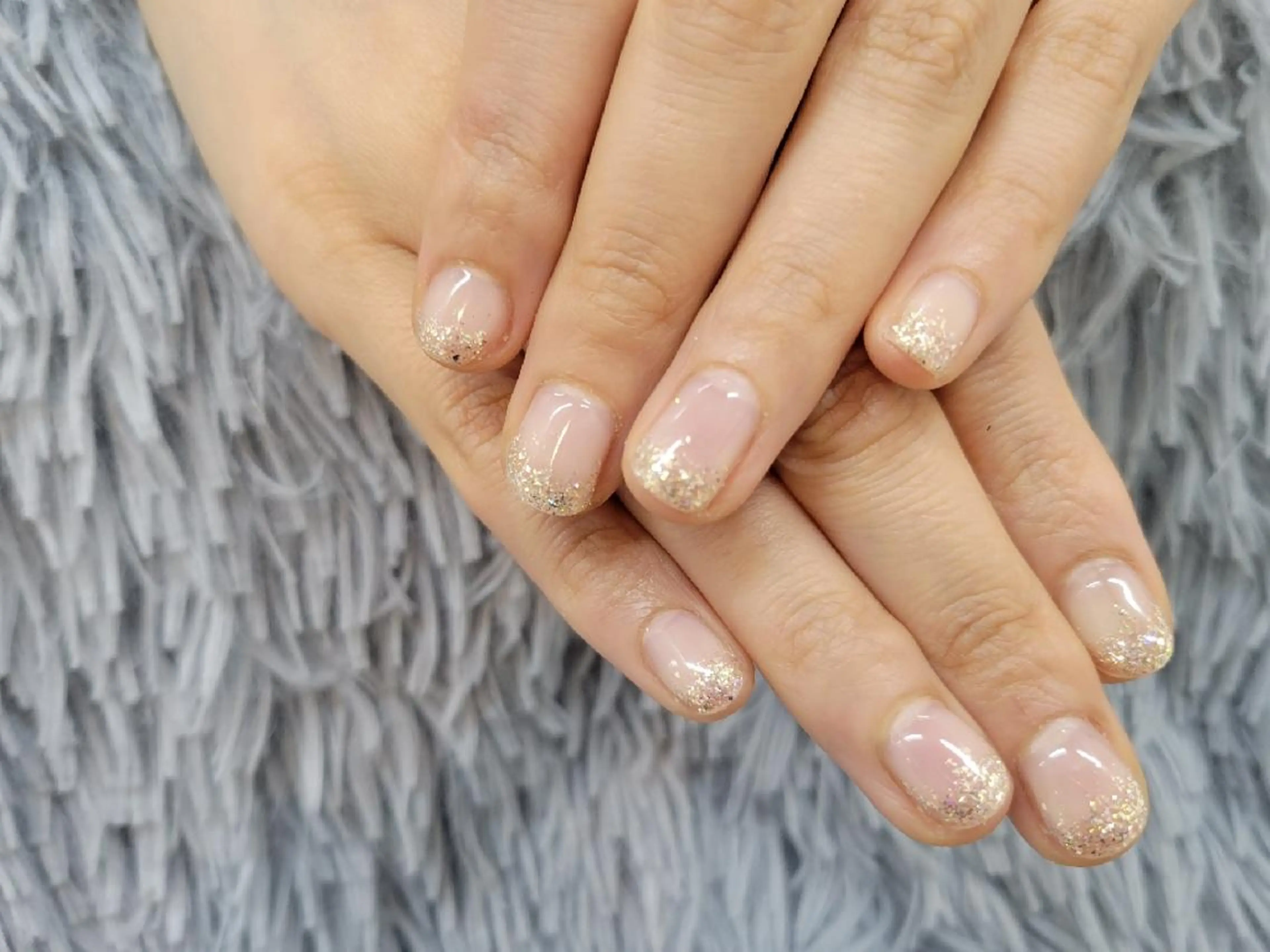 ネイル ラメ(グリッター) ラメグラデーション ノームロア所属・Gnomes loaのネイルデザイン