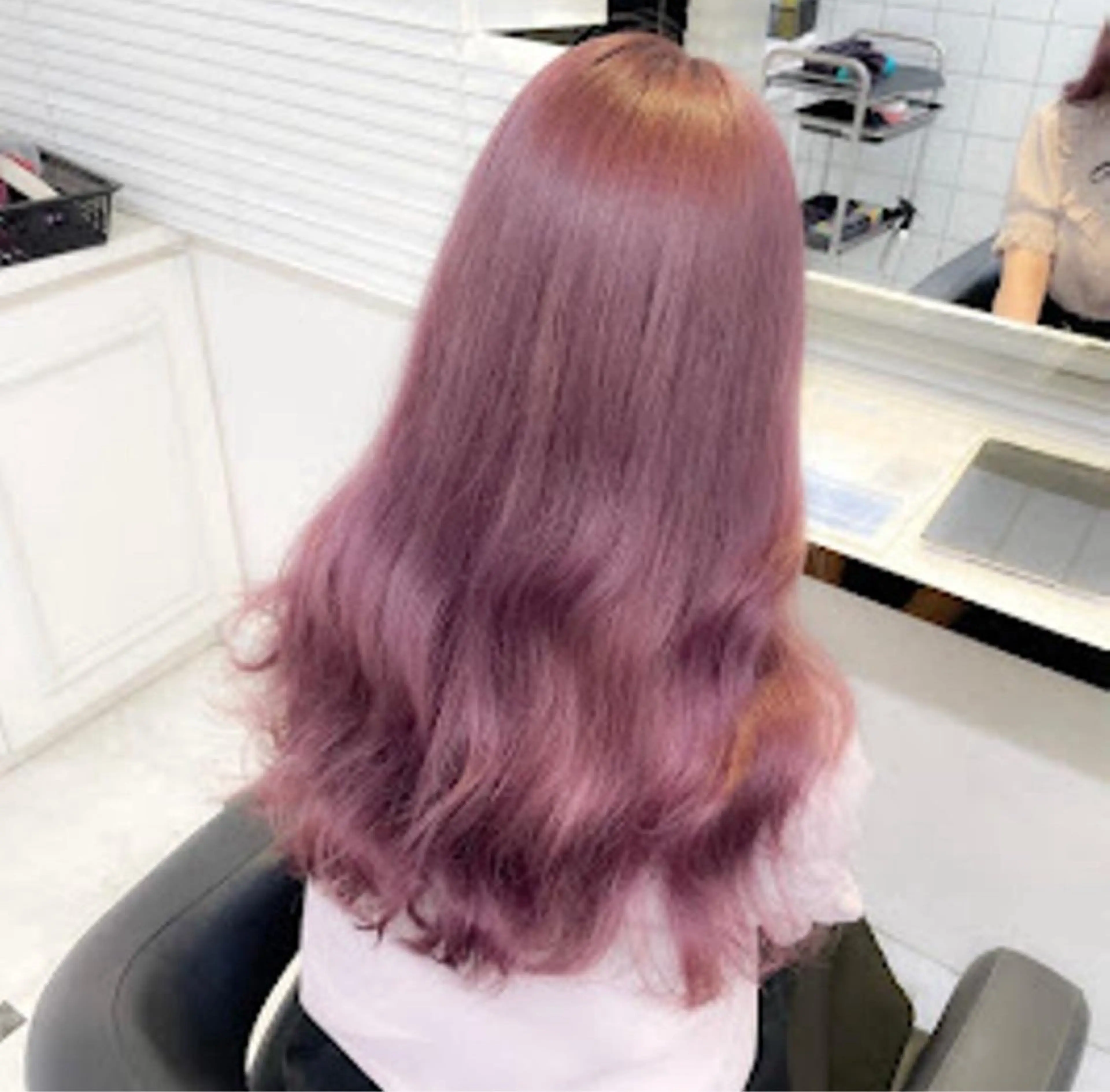 ロング ヘアカラー トリートメント ヘッドスパ ヘアセット 韓国ヘア/ブリーチ無 しWカラー/オリーブのヘアスタイル