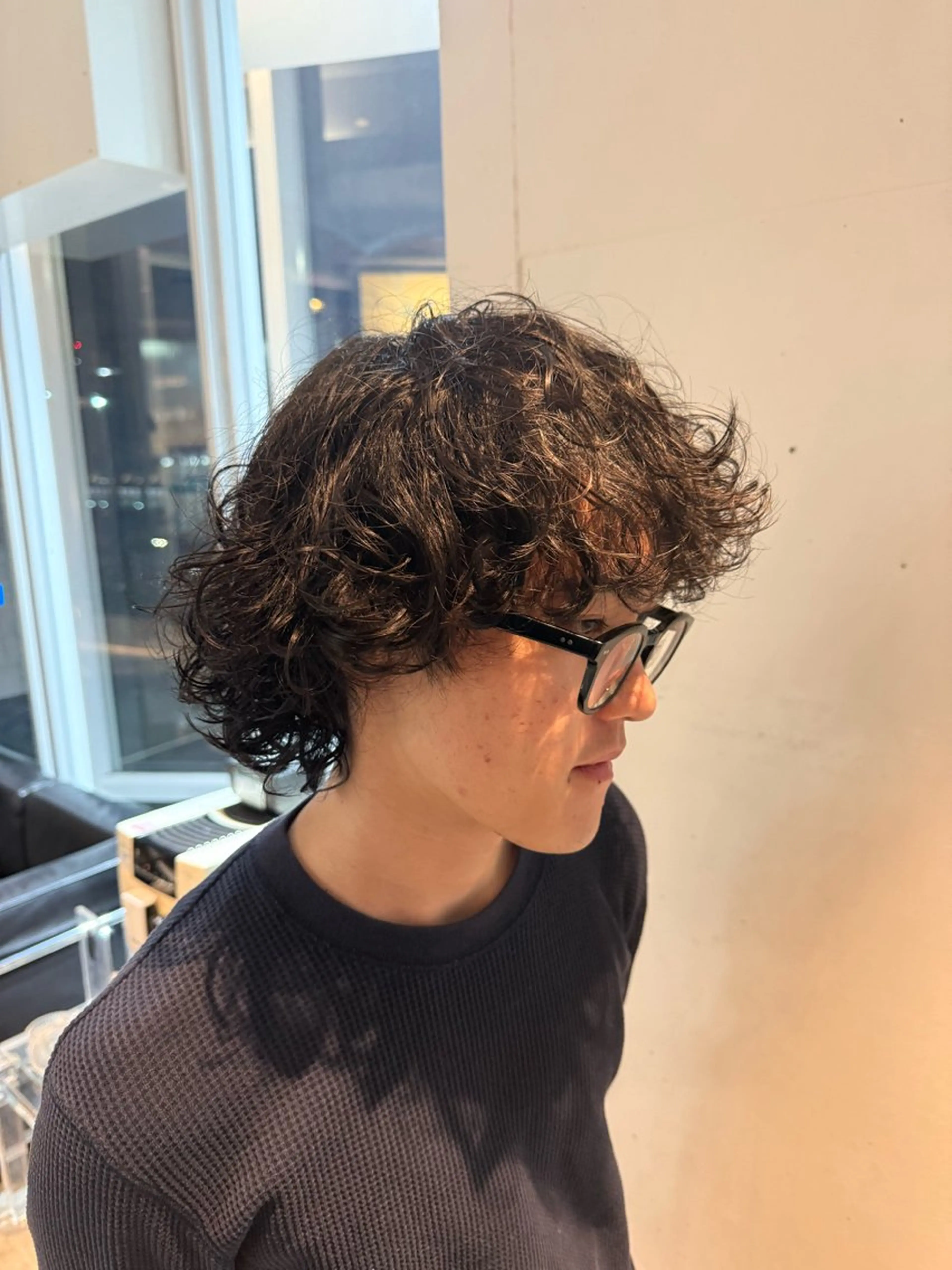 ショート パーマ メンズ メンズパーマ 磯崎 新のヘアスタイル