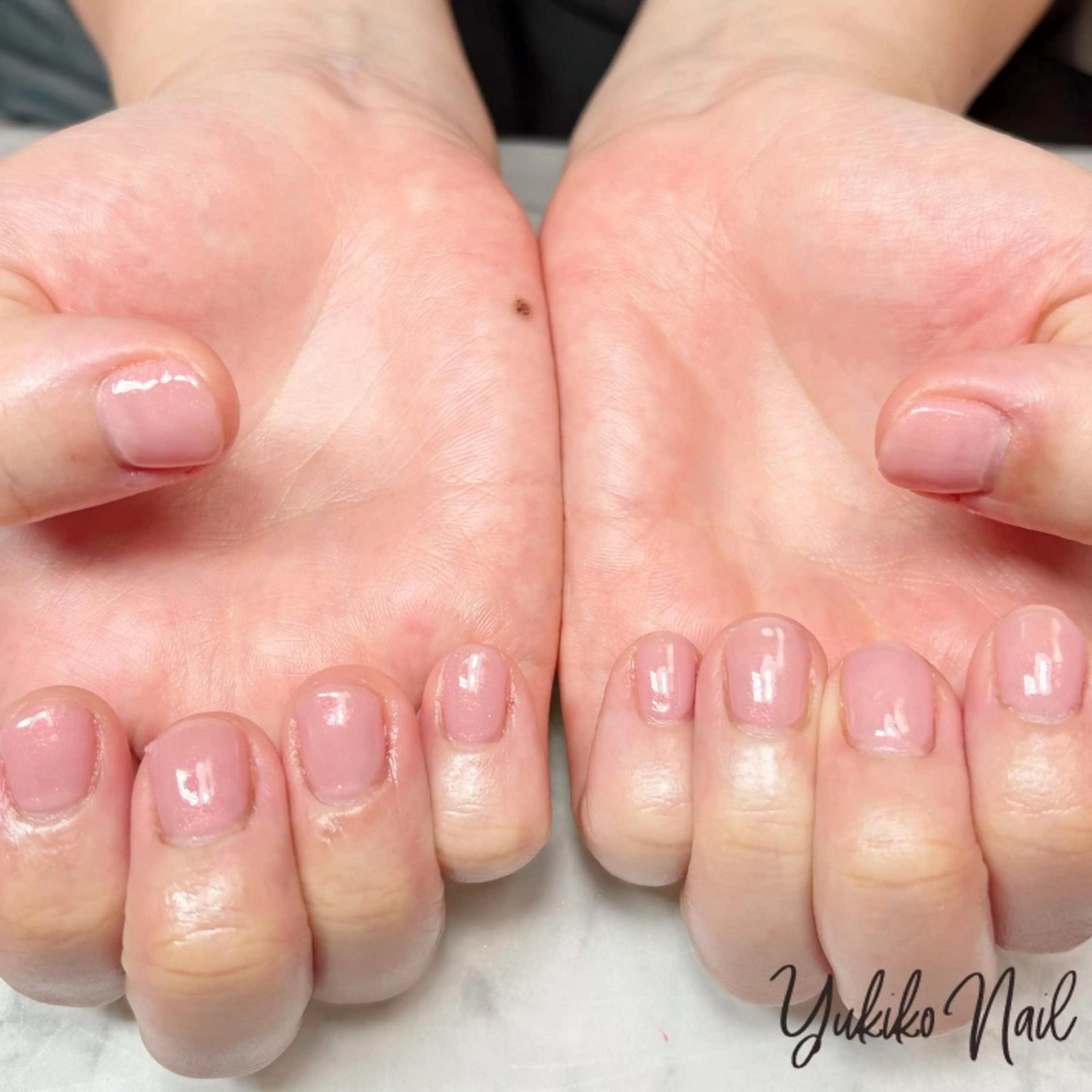 ネイル キラキラネイル オフィスネイル ワンカラーネイル ピンク シンプルネイル ハンドネイル ユキコ ネイルのネイルデザイン