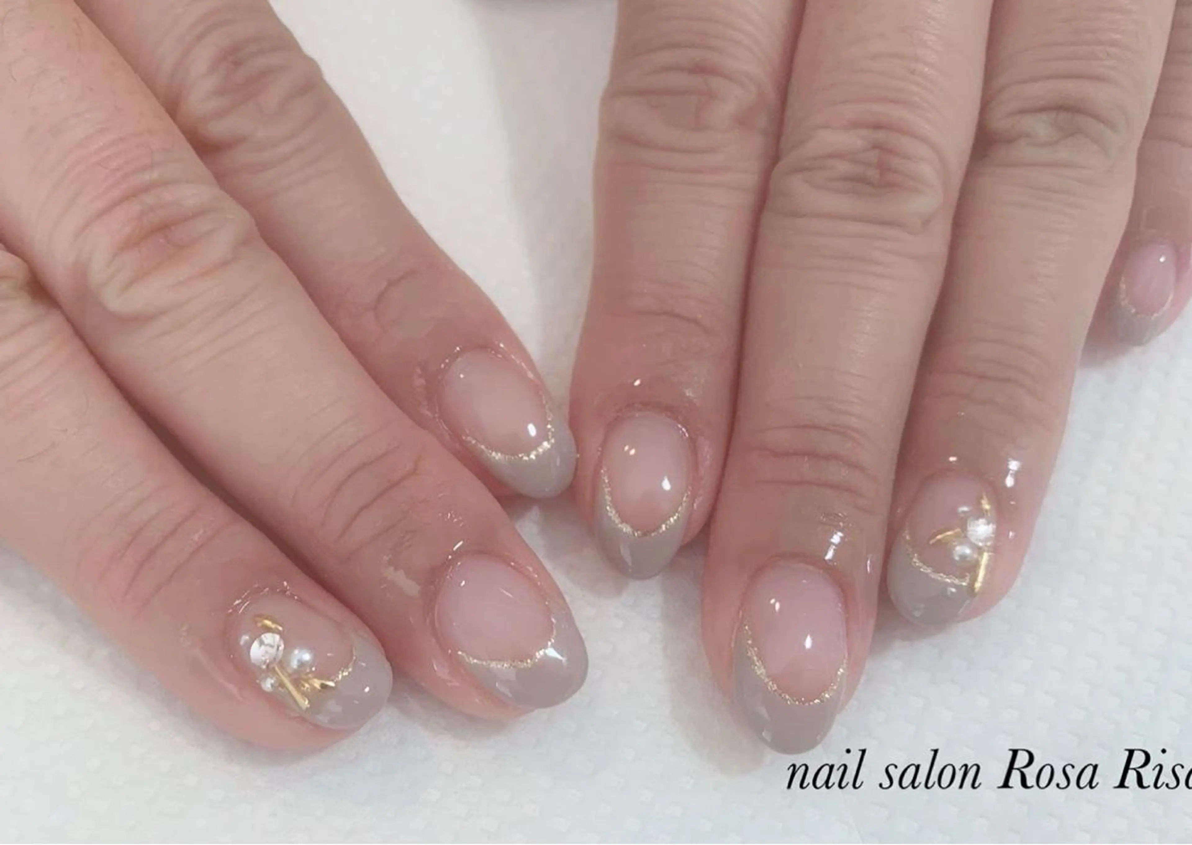 ショート ネイル フレンチネイル ネイルスタジオ シェイクユアハンズのネイルデザイン