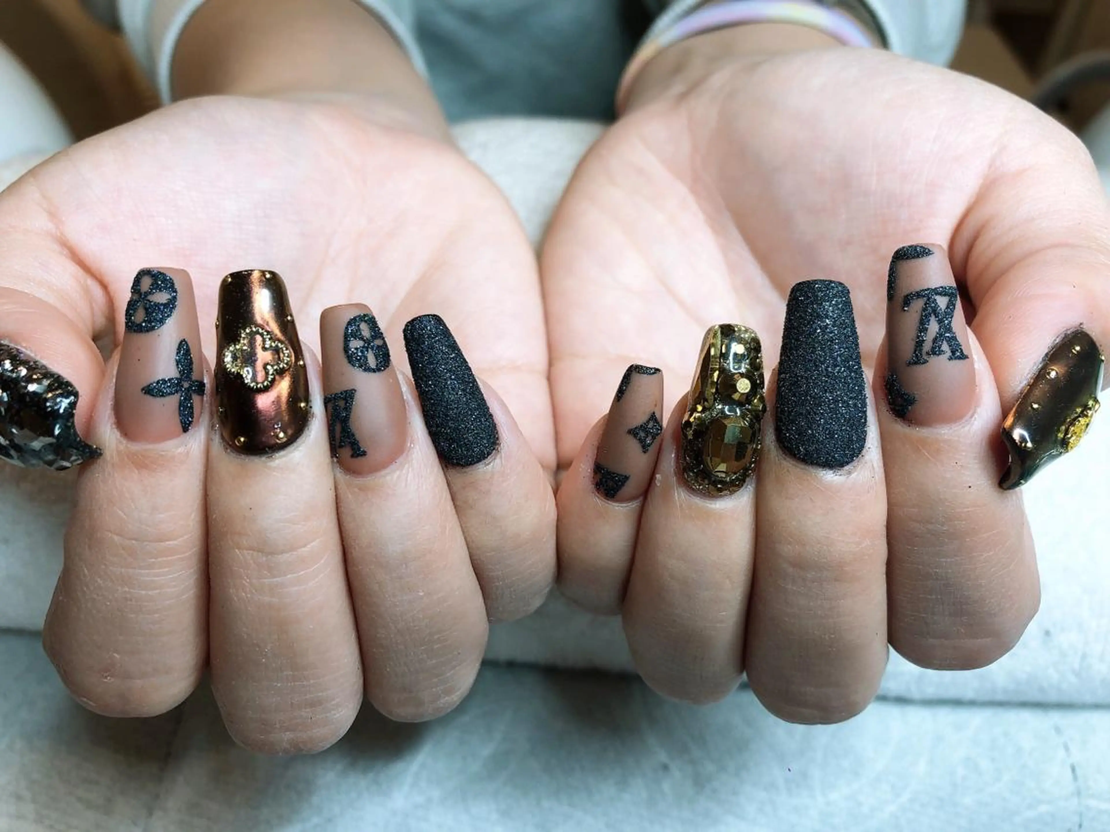 セミロング ネイル ハンドネイル 長さ出し専門 nynaのネイルデザイン