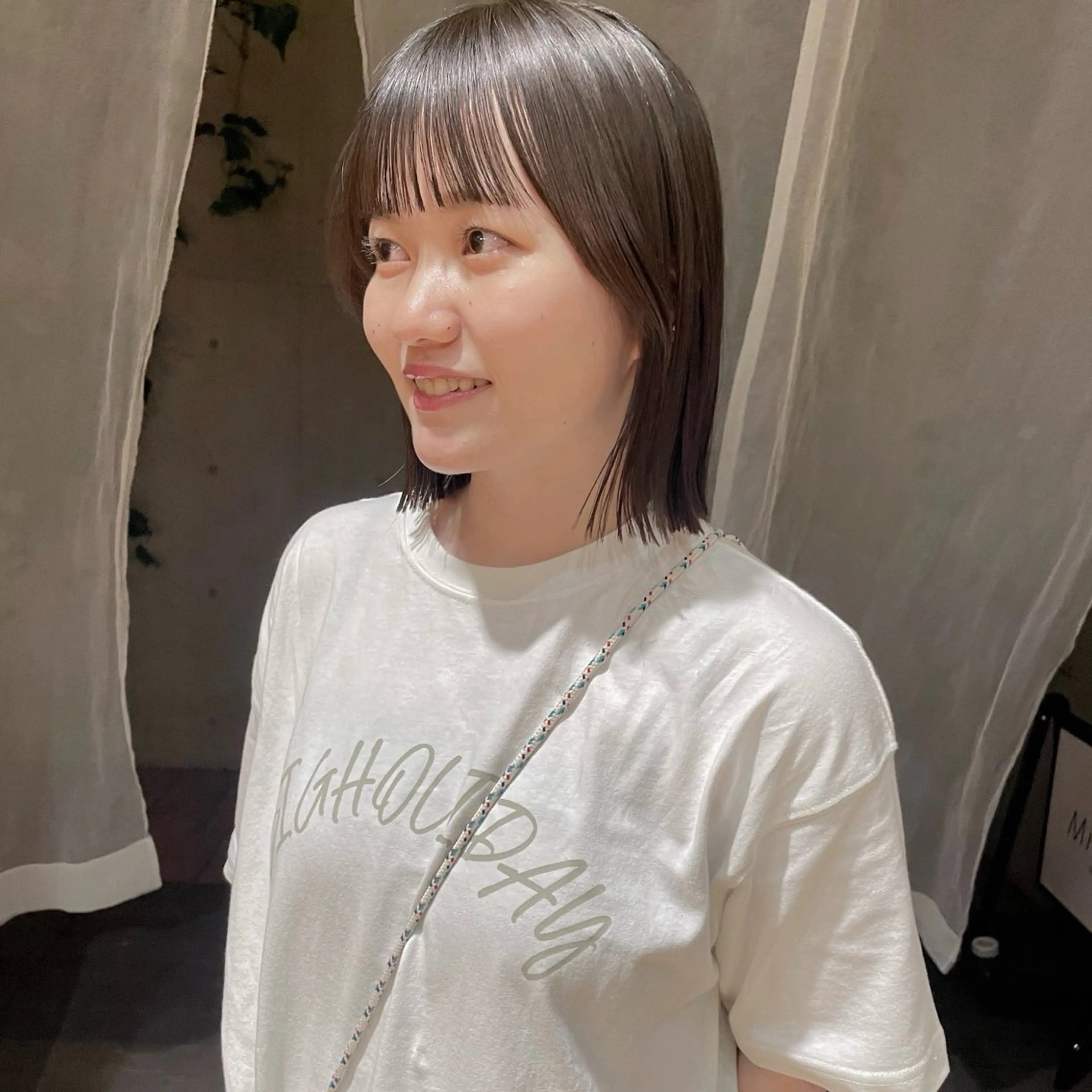 ミディアム カラー ベージュカラー 透明感カラー ボブ カット ヘアカラー 大橋 芽衣のヘアスタイル