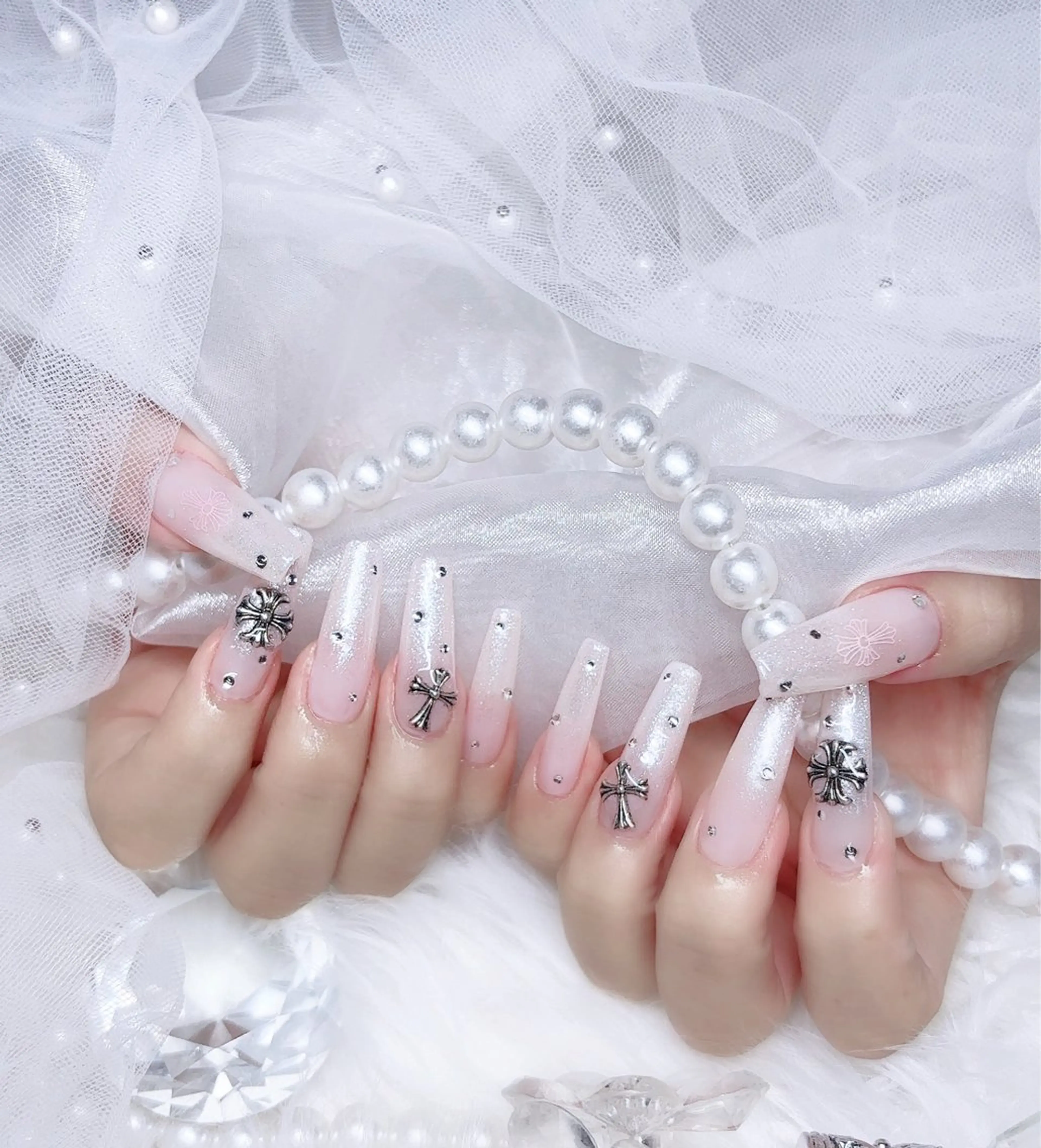 ネイル オーロラネイル 成人式 フットネイル 韓国ネイル ロングネイル Yudia🦋 azuのネイルデザイン