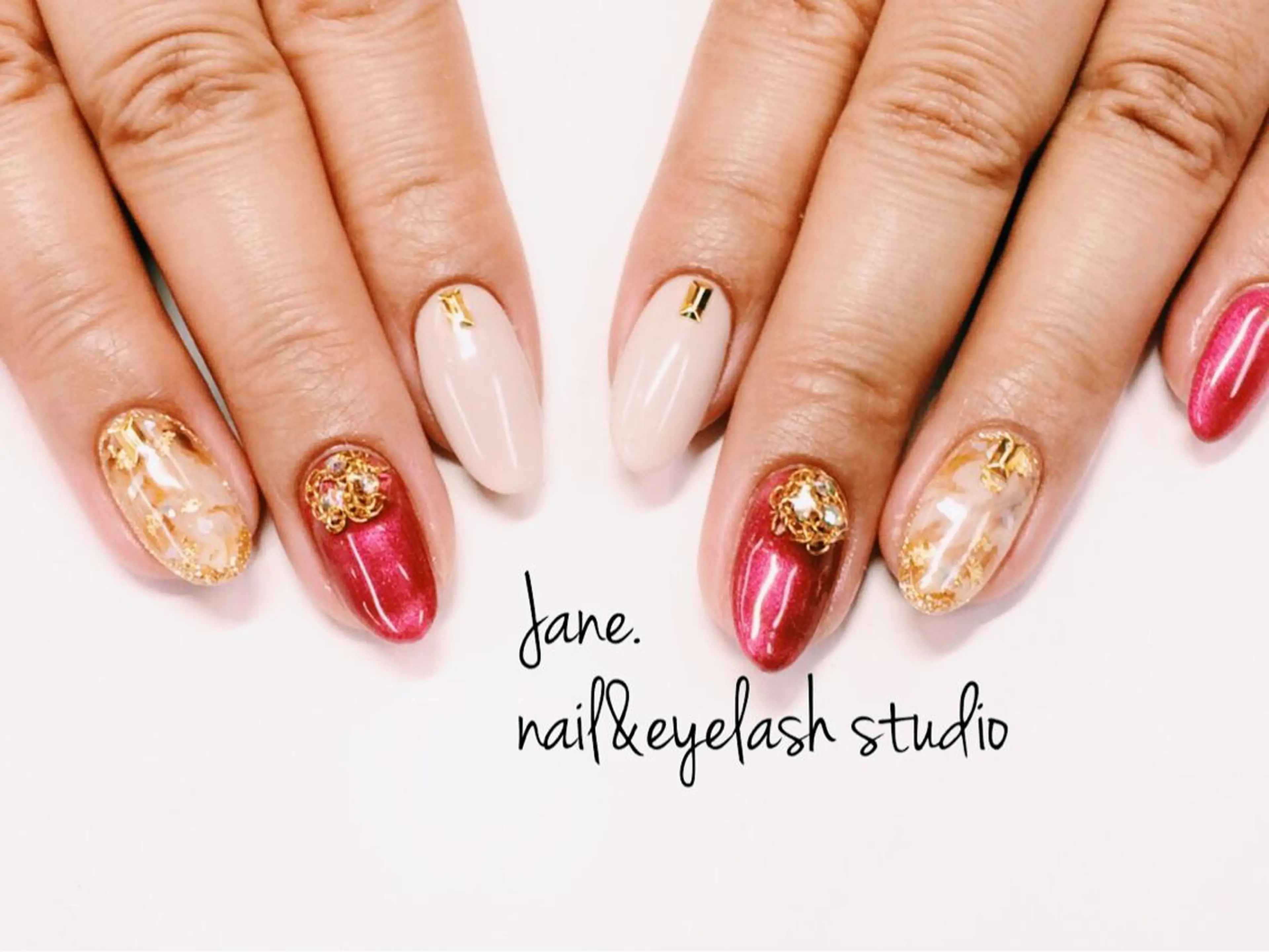 ネイル Yakko pas á pasのネイルデザイン