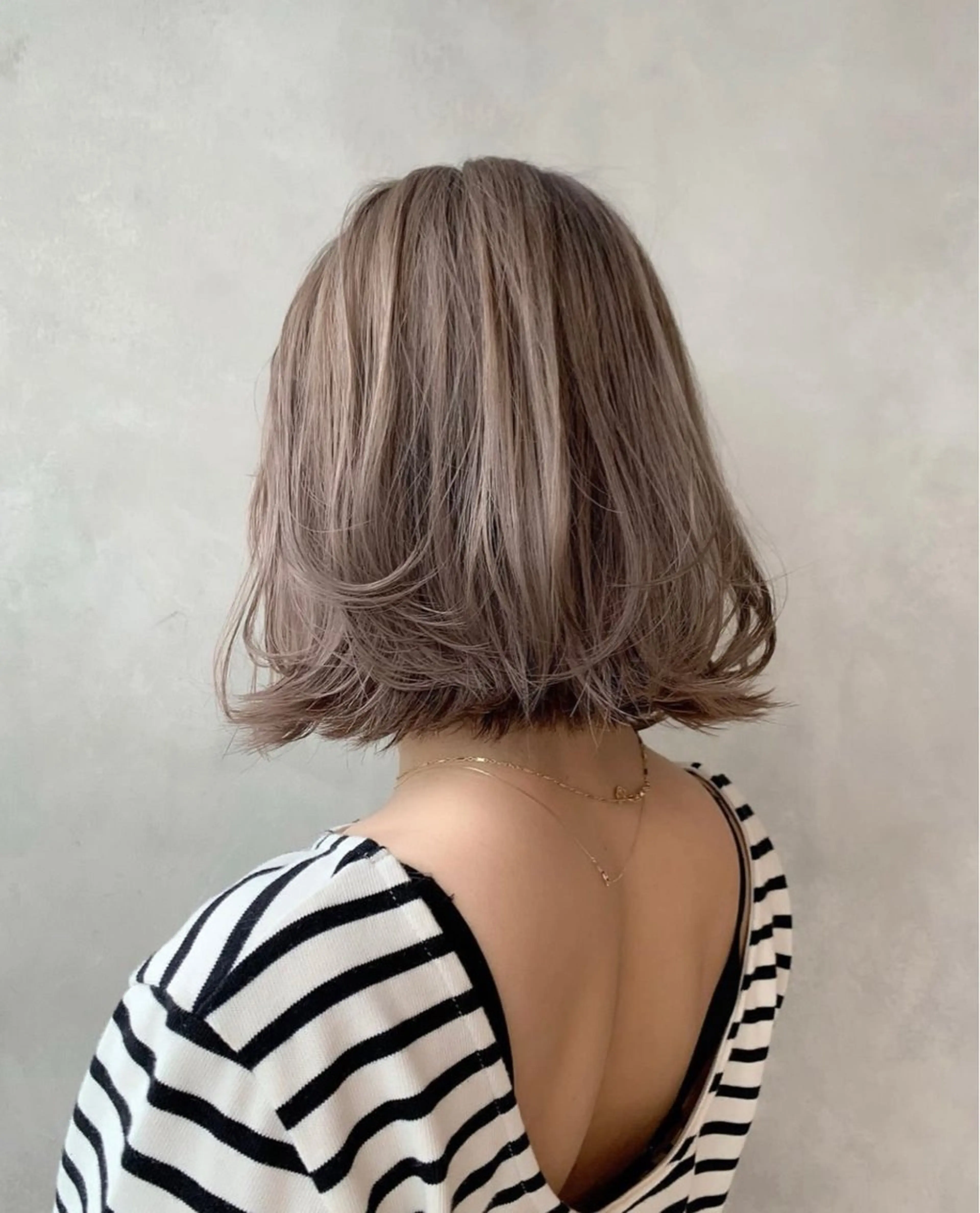 ミディアム カラー ブリーチ nok所属・レイヤー/ベージュ/ どますず🌺のヘアスタイル