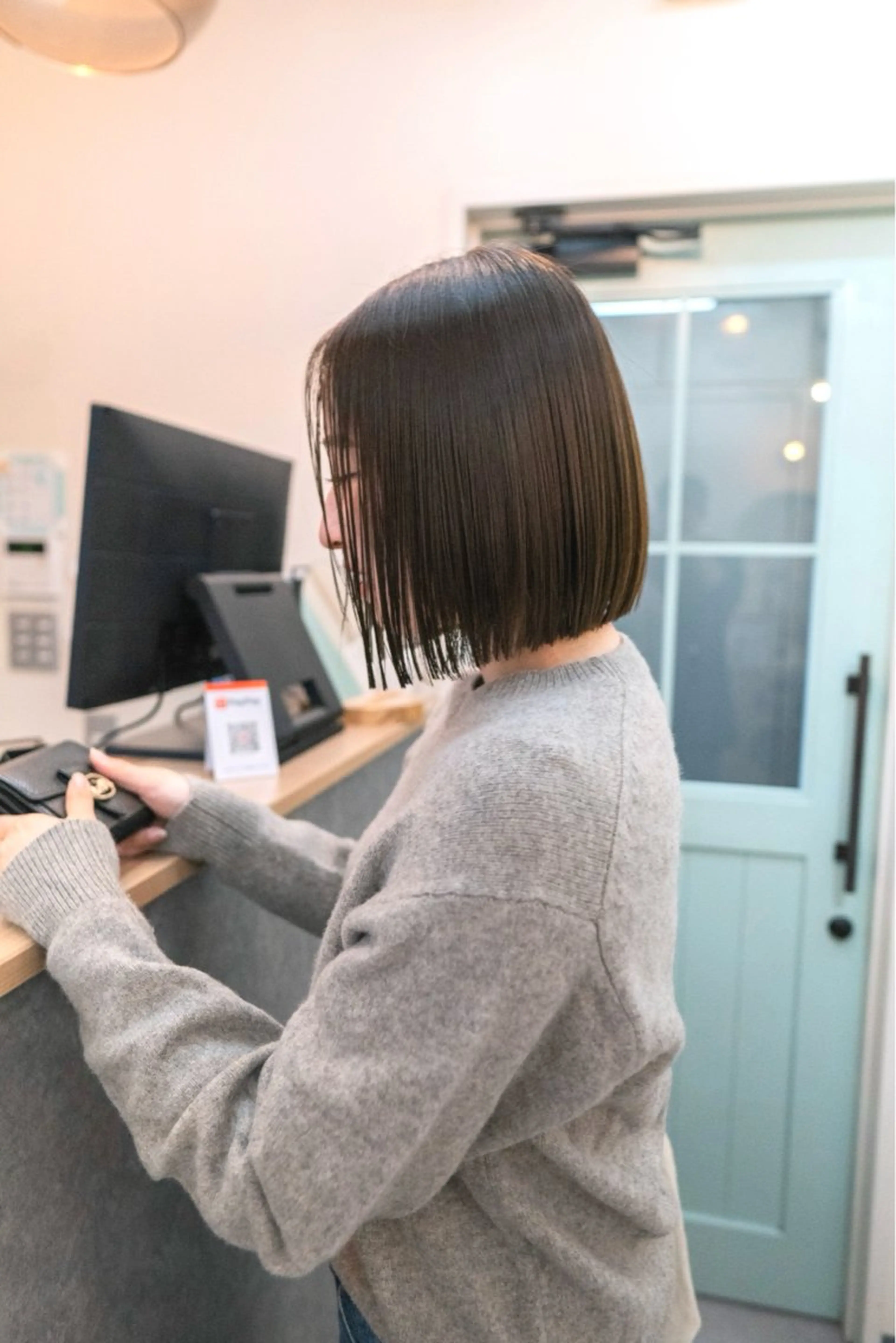 【素髪のような髪質改善】カット ＋ 酸性・中性ストレート ￥18000の写真