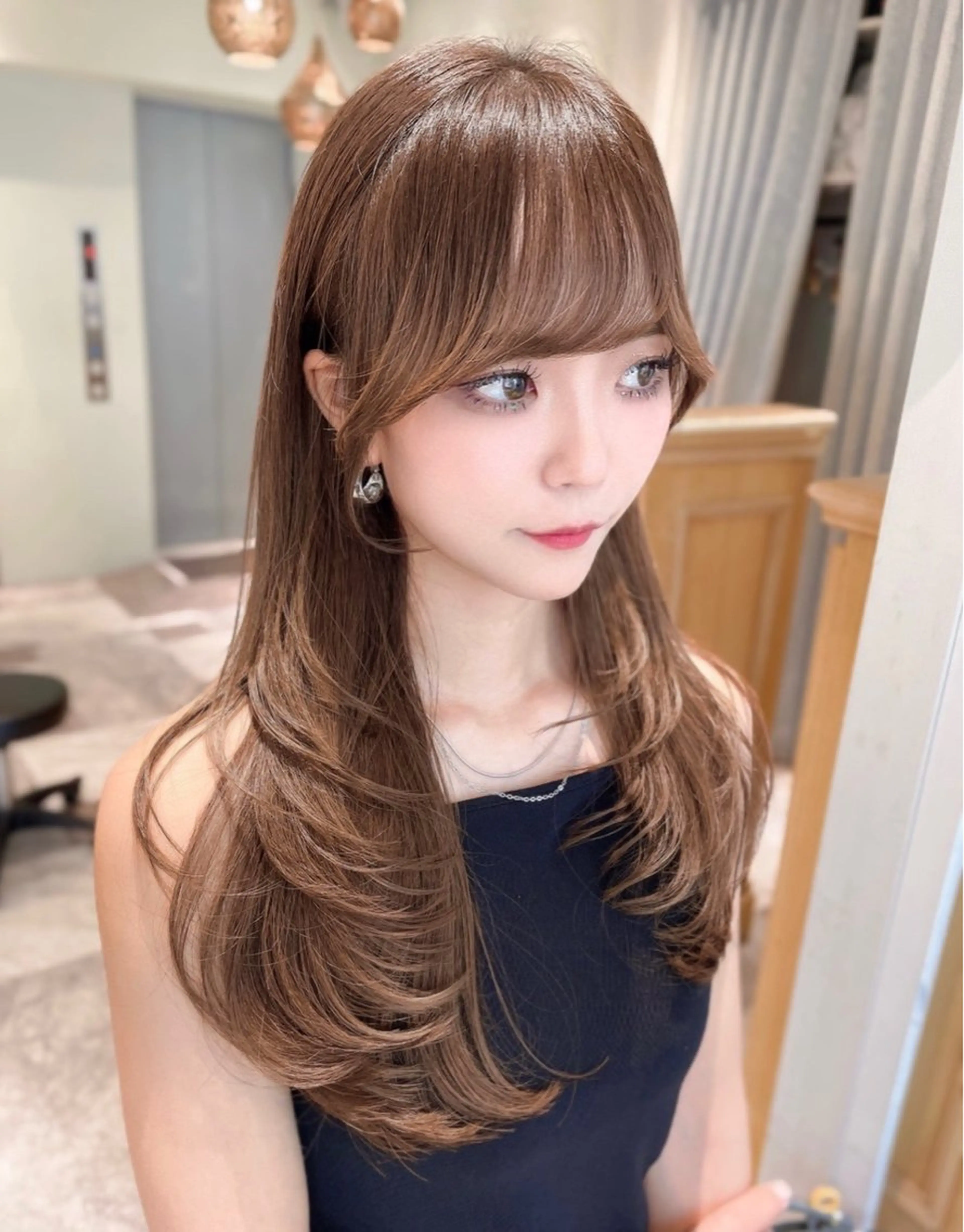 セミロング カラー ヘアカラー 木屋元一/透明感 /前髪/韓国ヘアのヘアスタイル