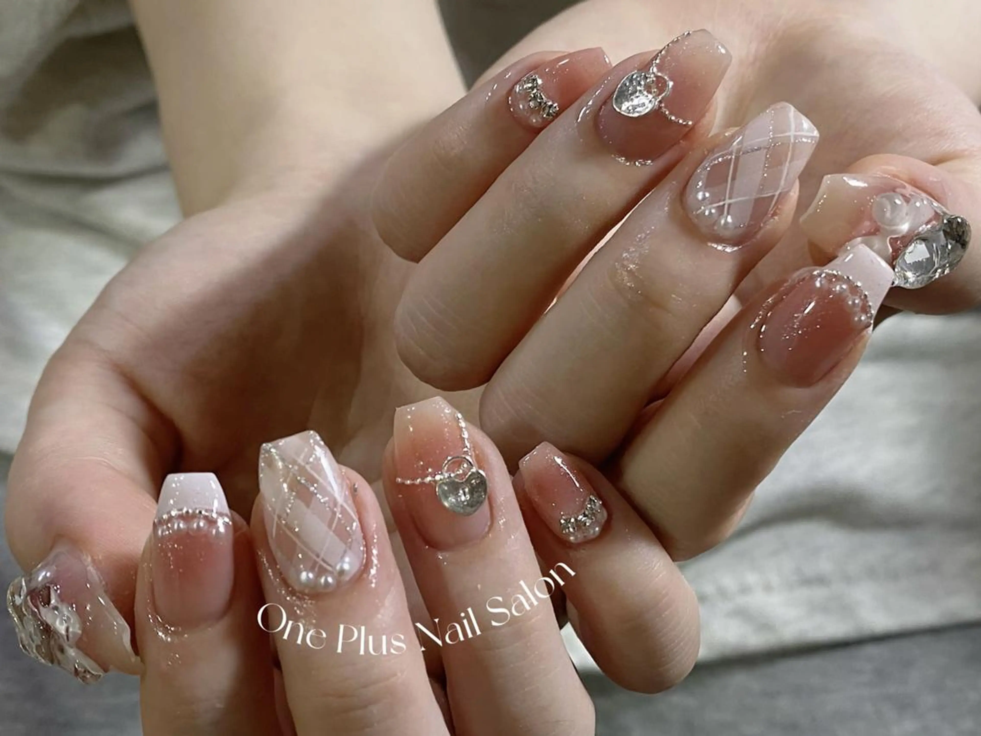 ネイル ガーリー ハート キラキラネイル 韓国ネイル ロングネイル One Plus キキのネイルデザイン