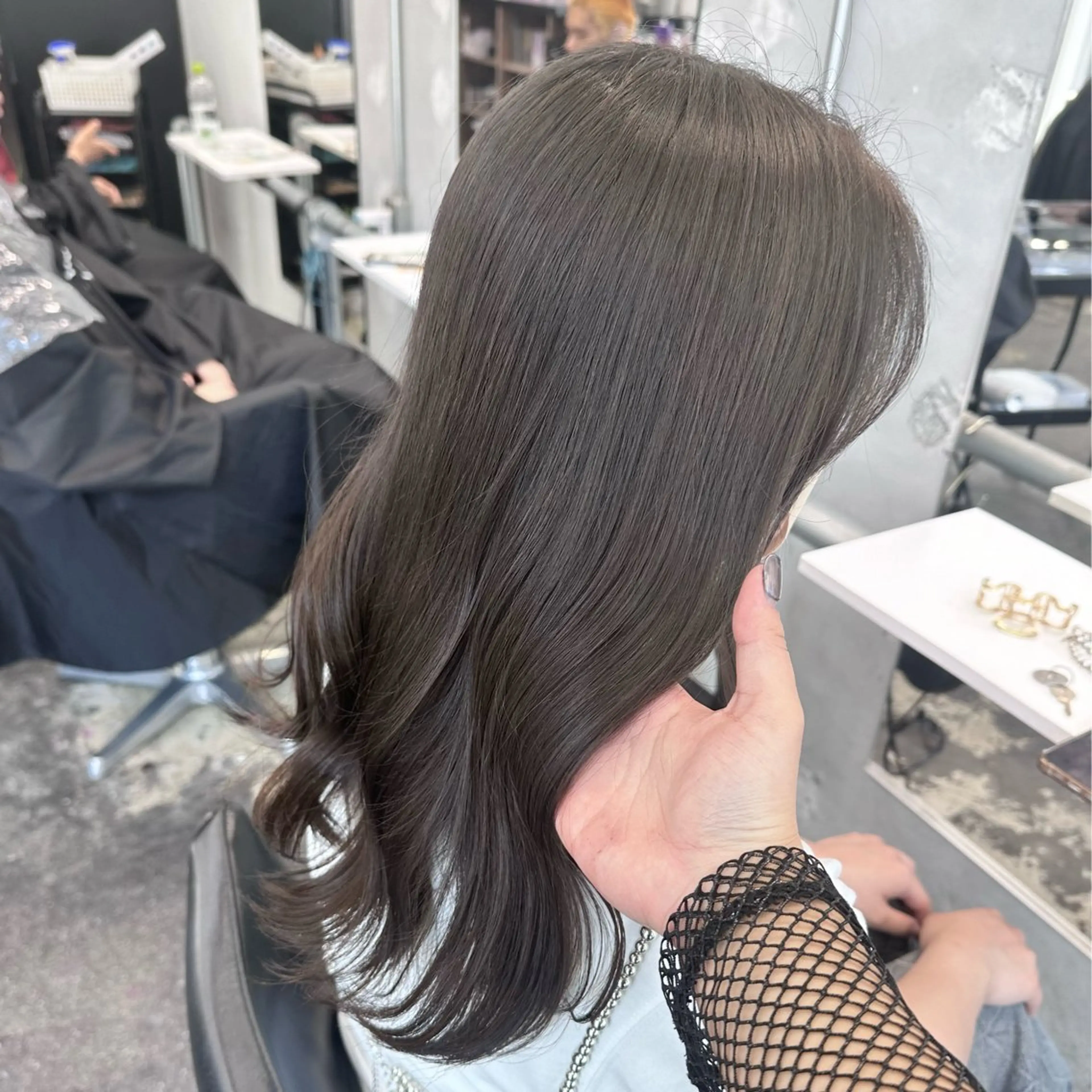 セミロング カラー ヘアアレンジ 透明感カラー オリーブカラー 🥀モテ暖色× エクステ🥀あかりのヘアスタイル