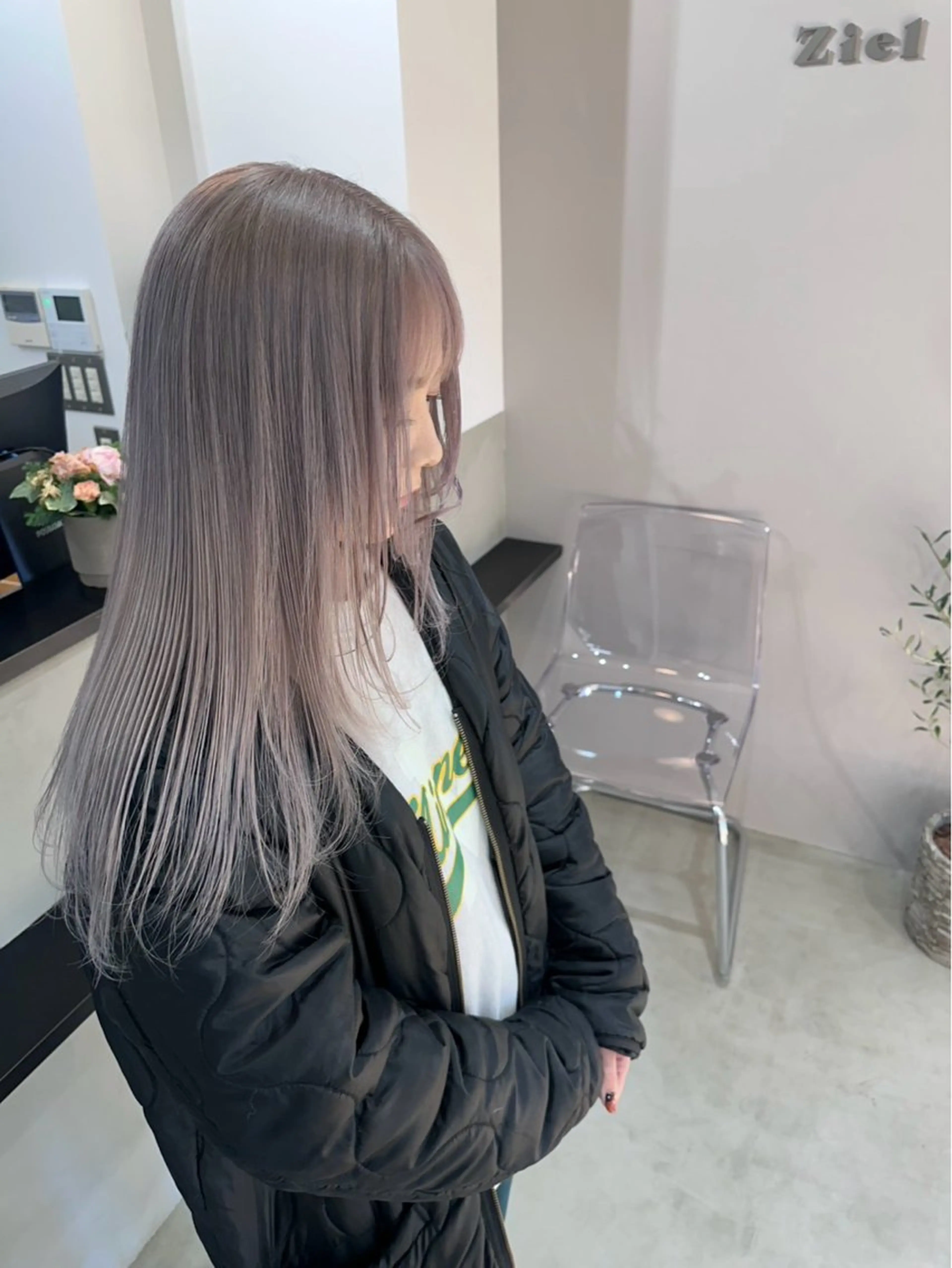 カラー Ziel所属・め みのヘアスタイル