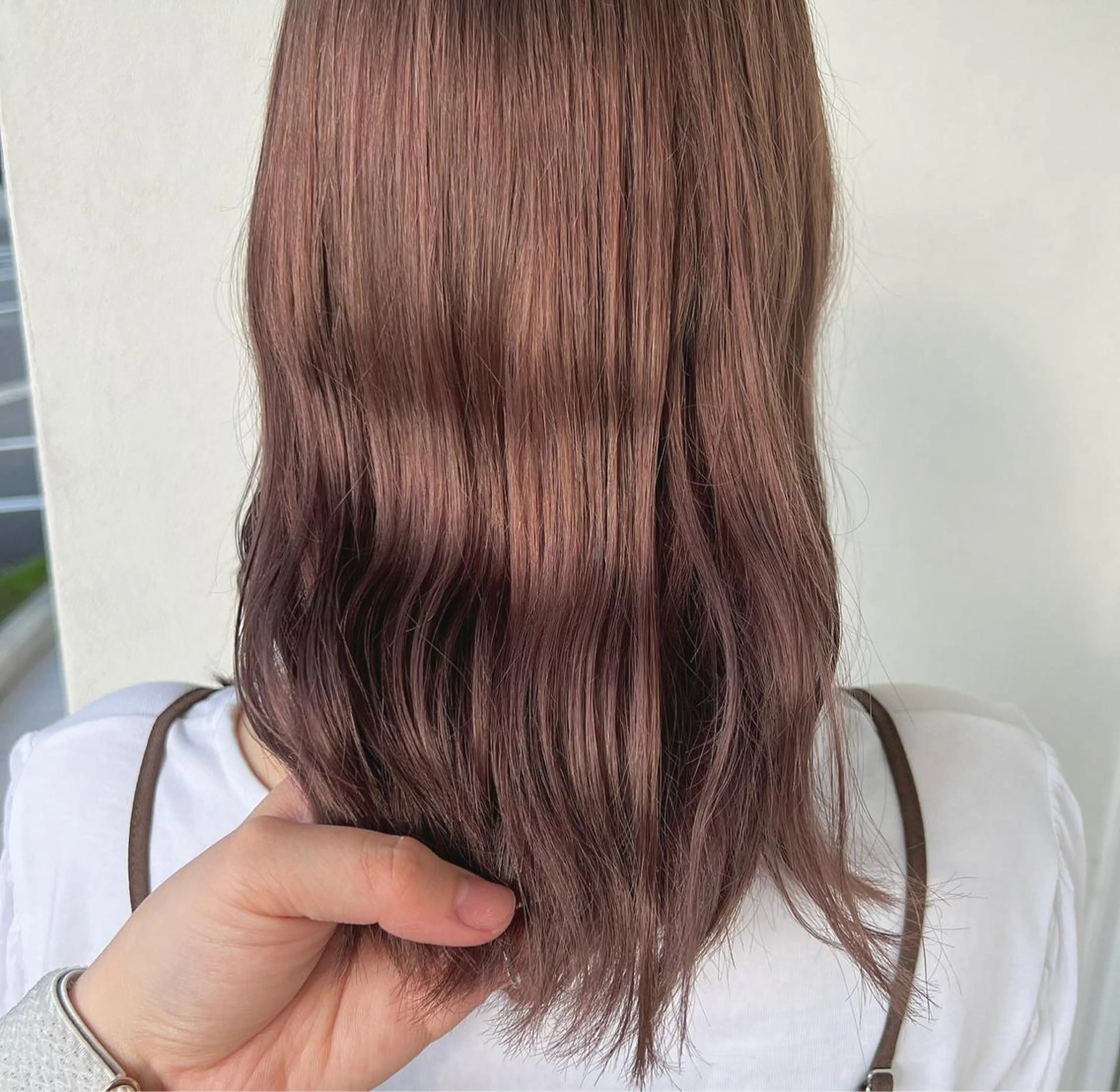 セミロング ラベンダーベージュ カット ヘアカラー 切りっぱなしボブ 👩🏼ミニボブのヘアスタイル