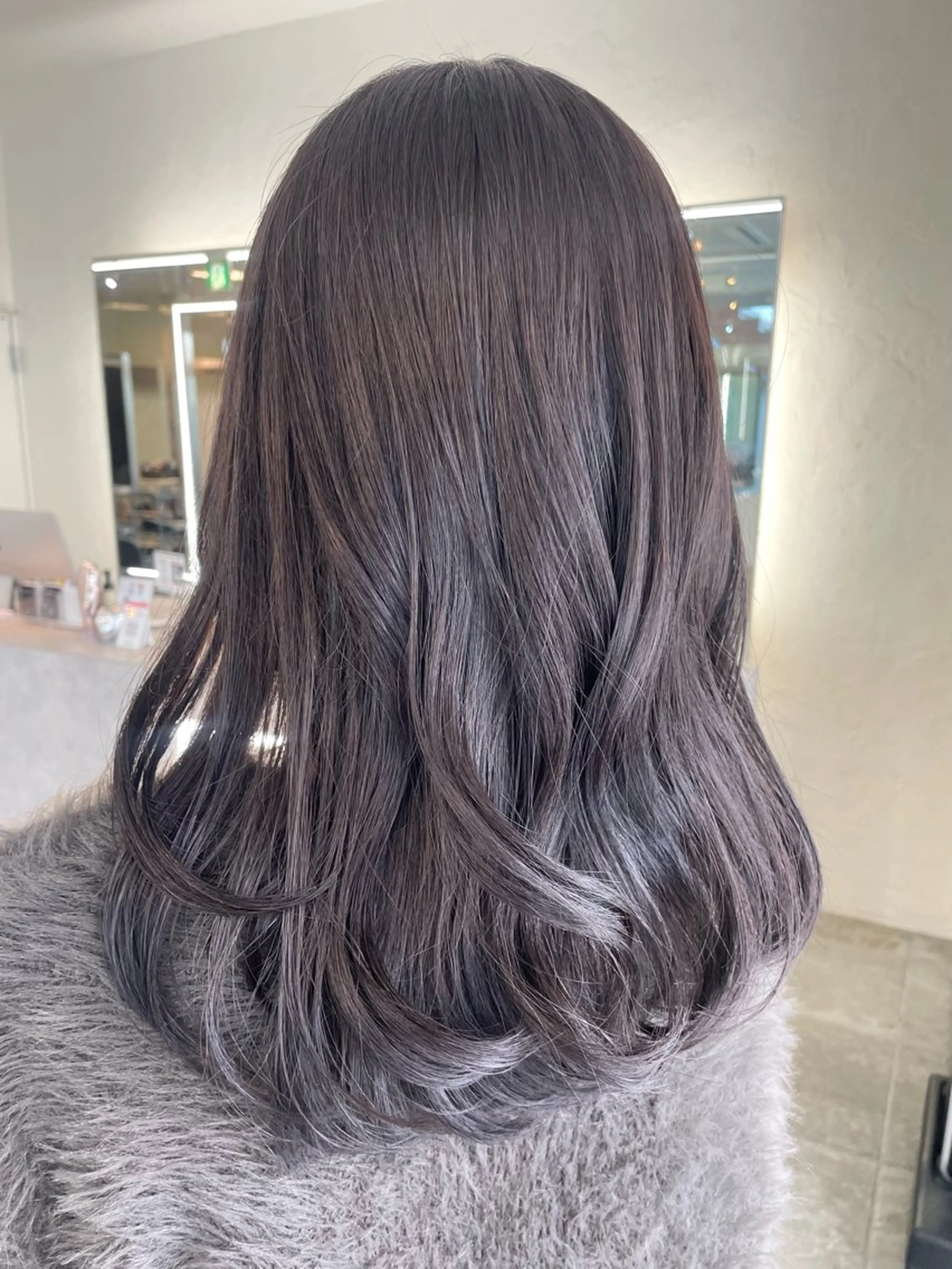 セミロング lift by mag所属・ユナ ナチュラル／透明感のヘアスタイル