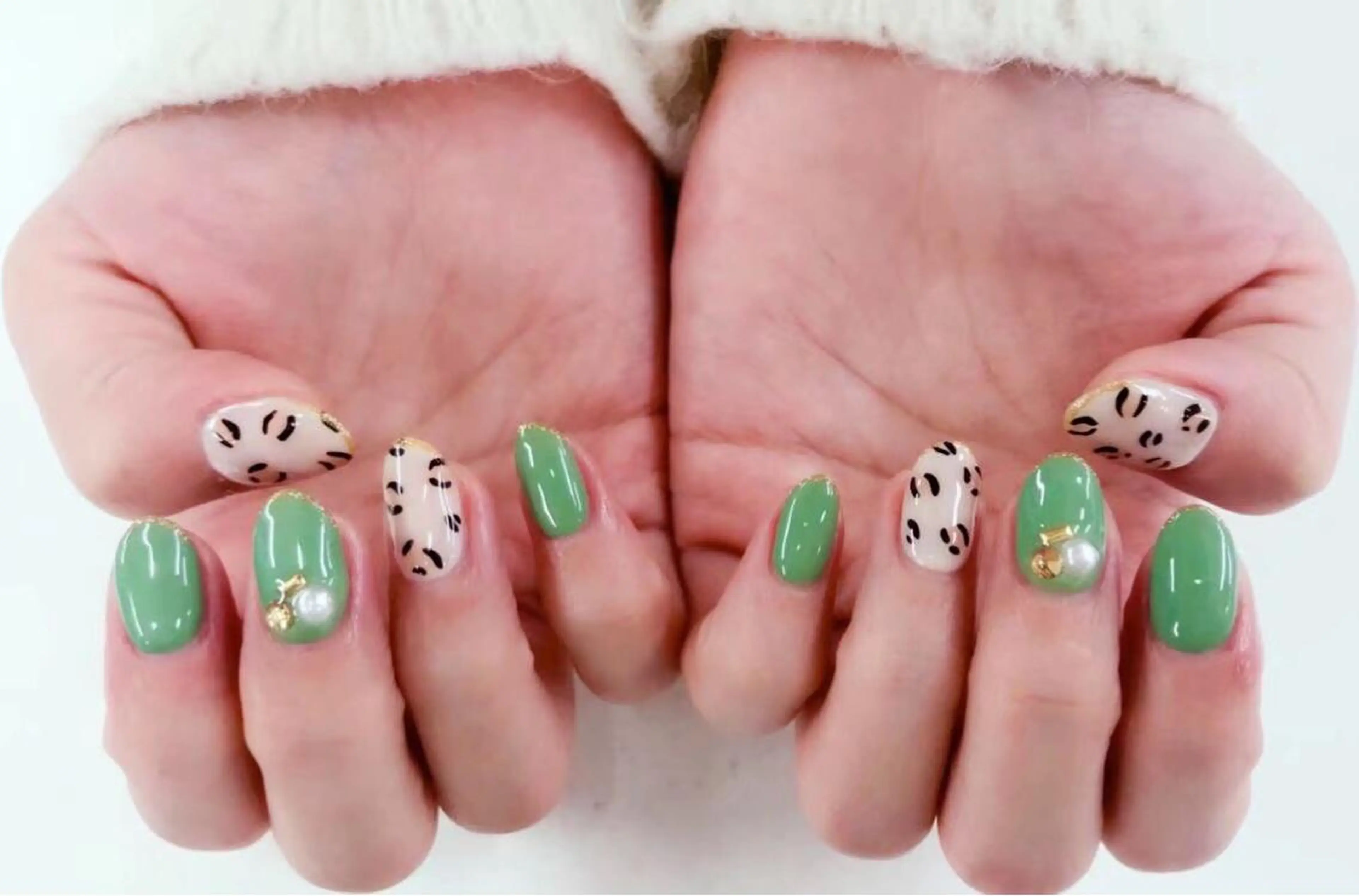 カラー ネイル Q Free nailsのネイルデザイン