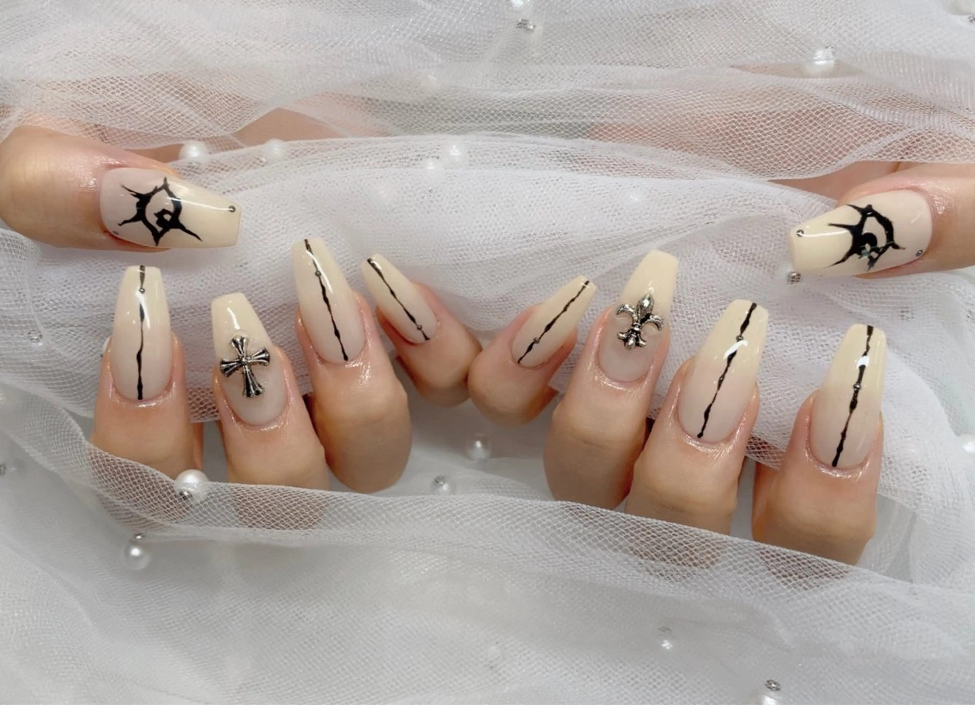 ネイル I-nailロング /ワンホン/キラキラのネイルデザイン