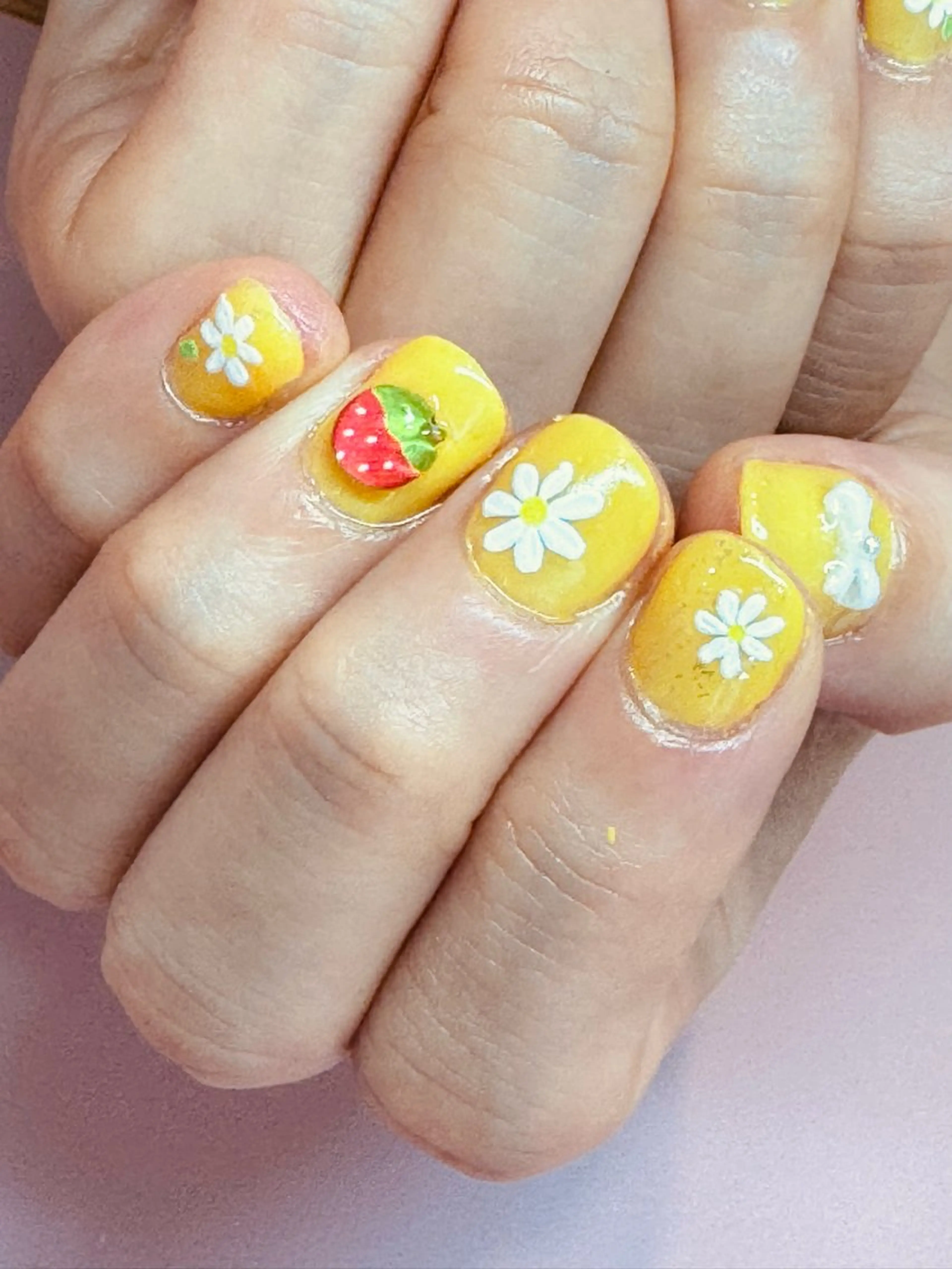 ネイル ハンドネイル 美容室 hair&make FLOW 新宿歌舞伎町所属・短め爪初めての方 大歓迎‼️ 歌舞伎町のネイルデザイン