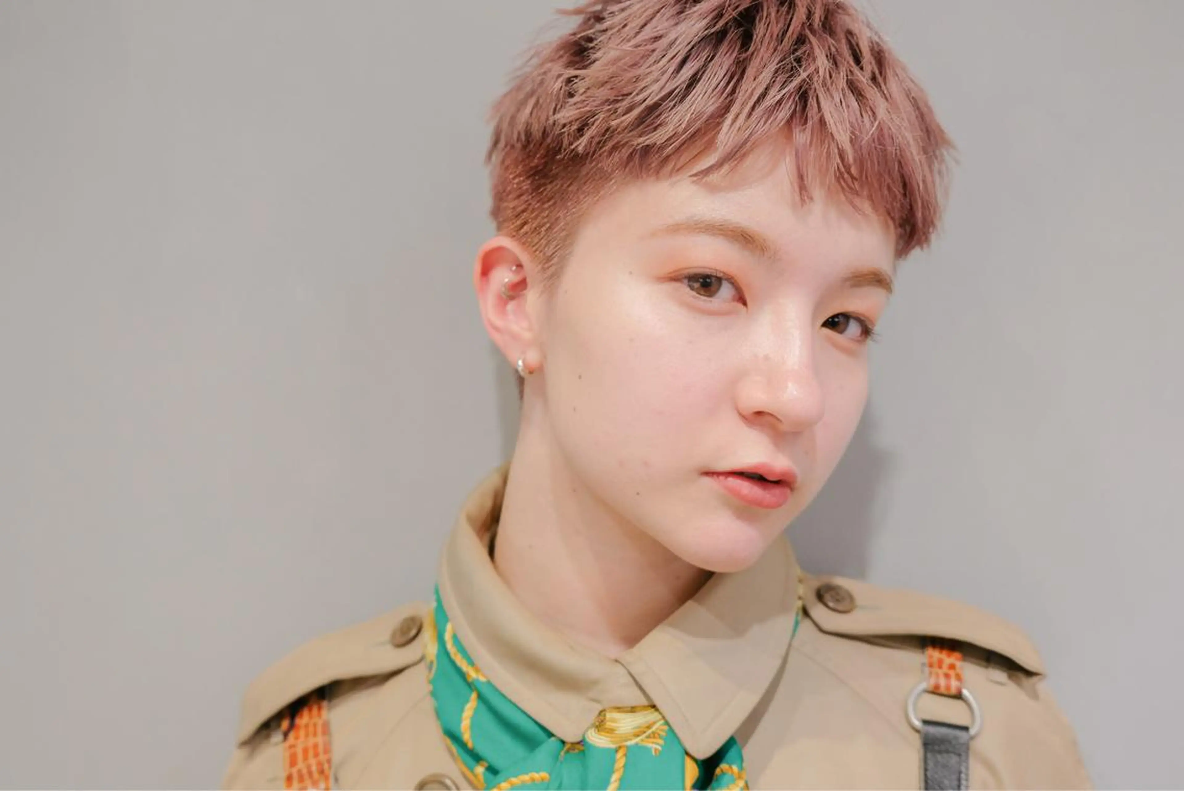 ショート カラー グレージュ ピンクカラー 水口 英里のヘアスタイル