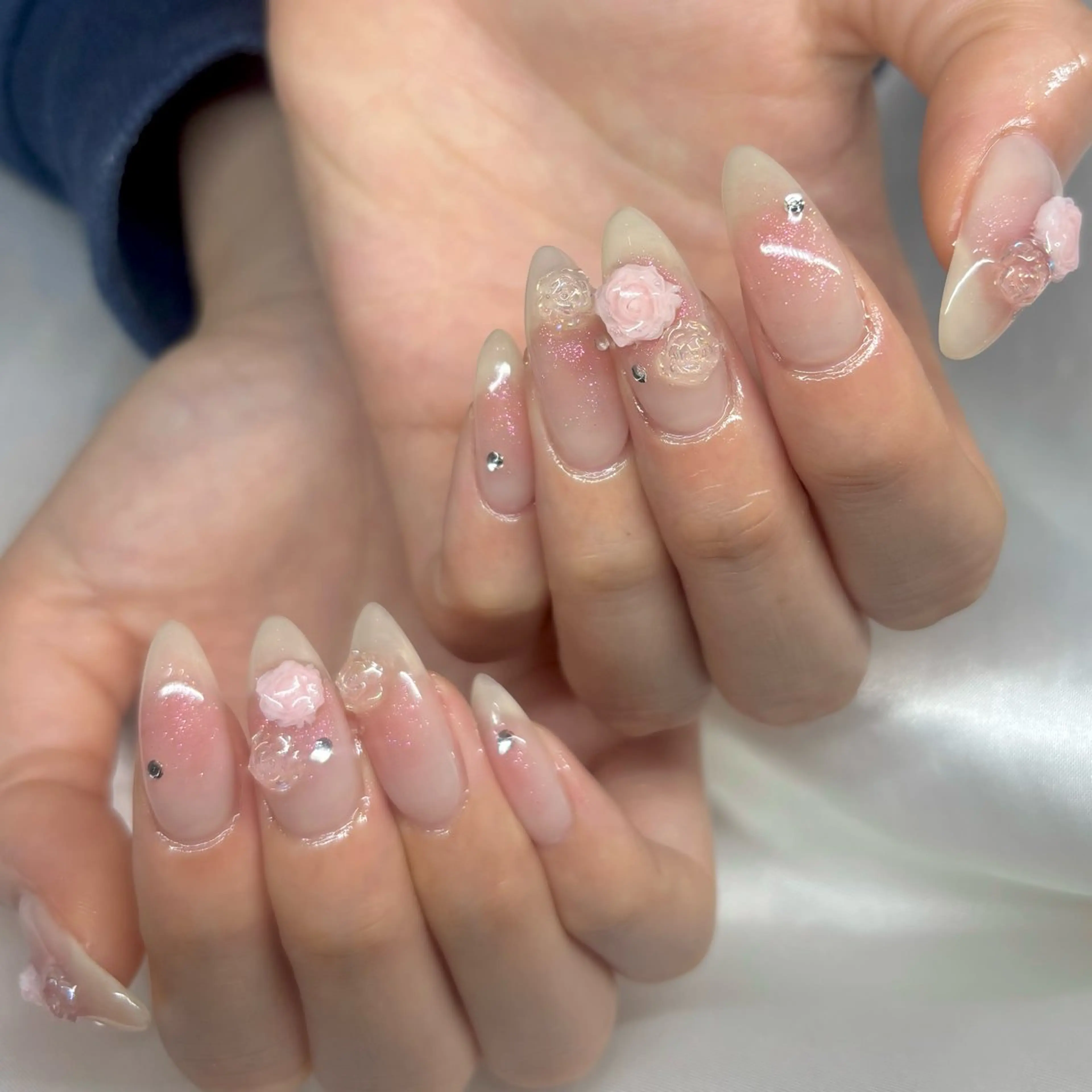 ネイル ハンドネイル ハンドケア . 未來のネイルデザイン