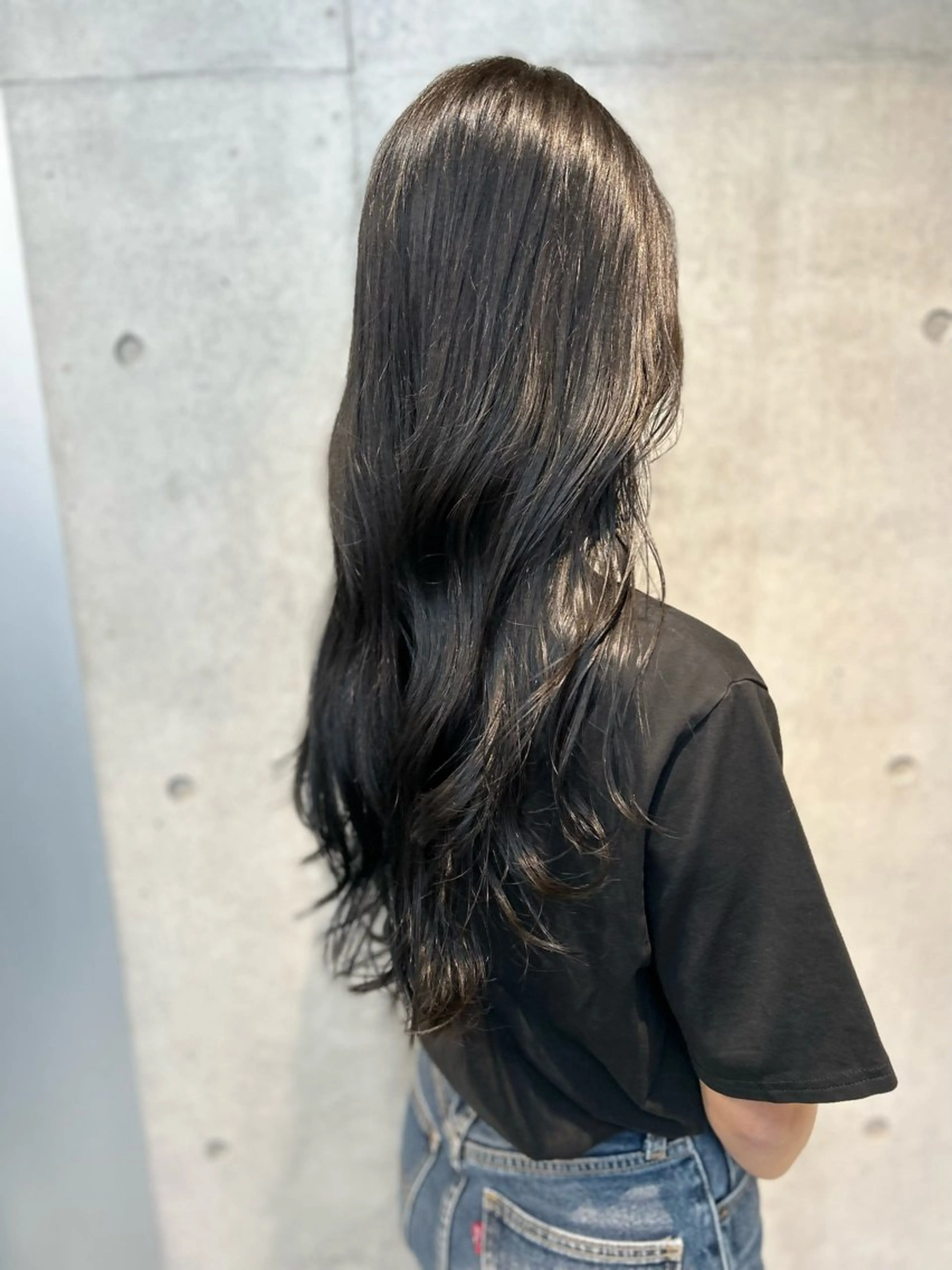 ロング カラー 透明感カラー ダークグレー ダークグレージュ グレージュ ヘアカラー トリートメント レイヤー/グレージュ 赤み消し/コウスケのヘアスタイル