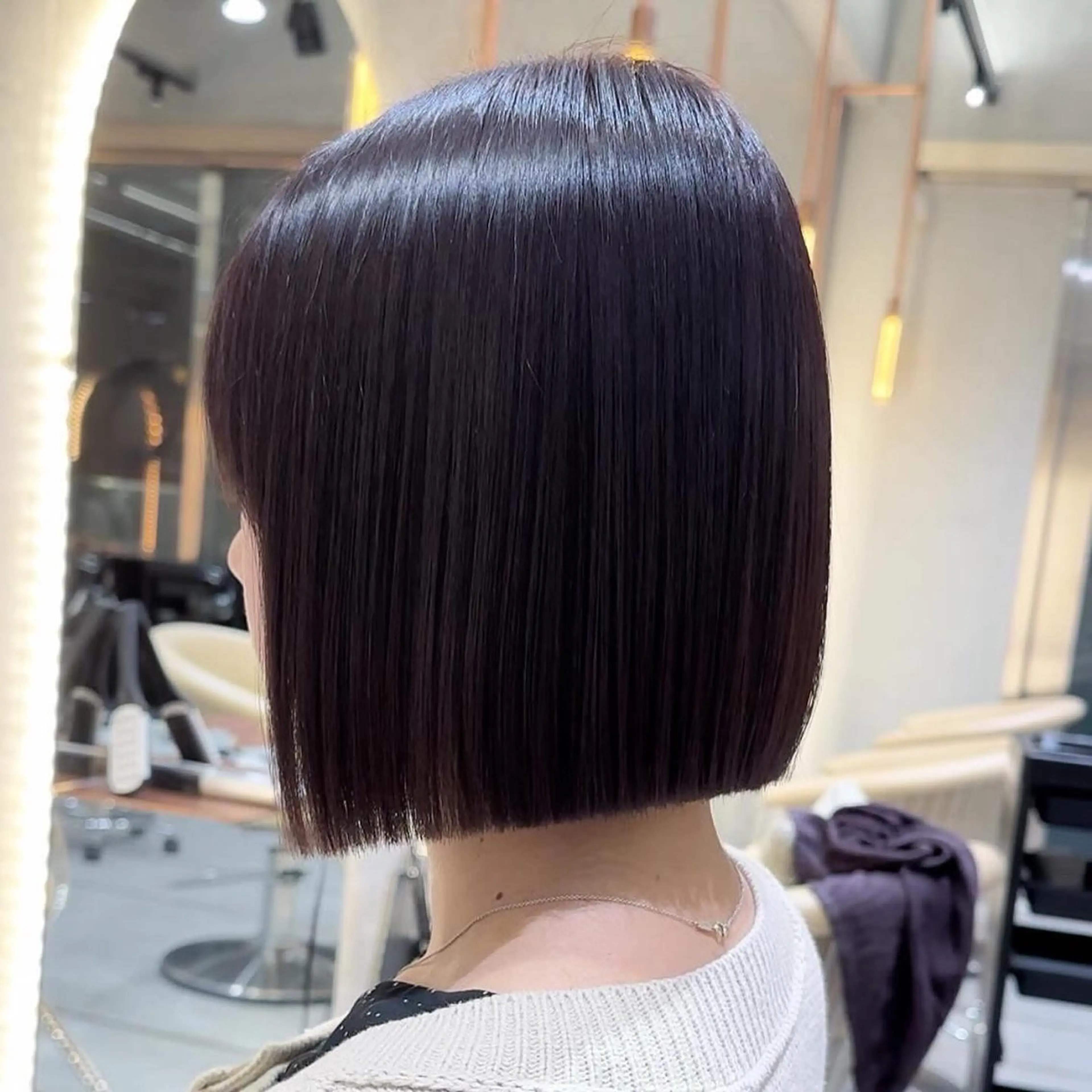 ショート ボブ／レイヤー／髪質 改善/縮毛矯正／銀座のヘアスタイル