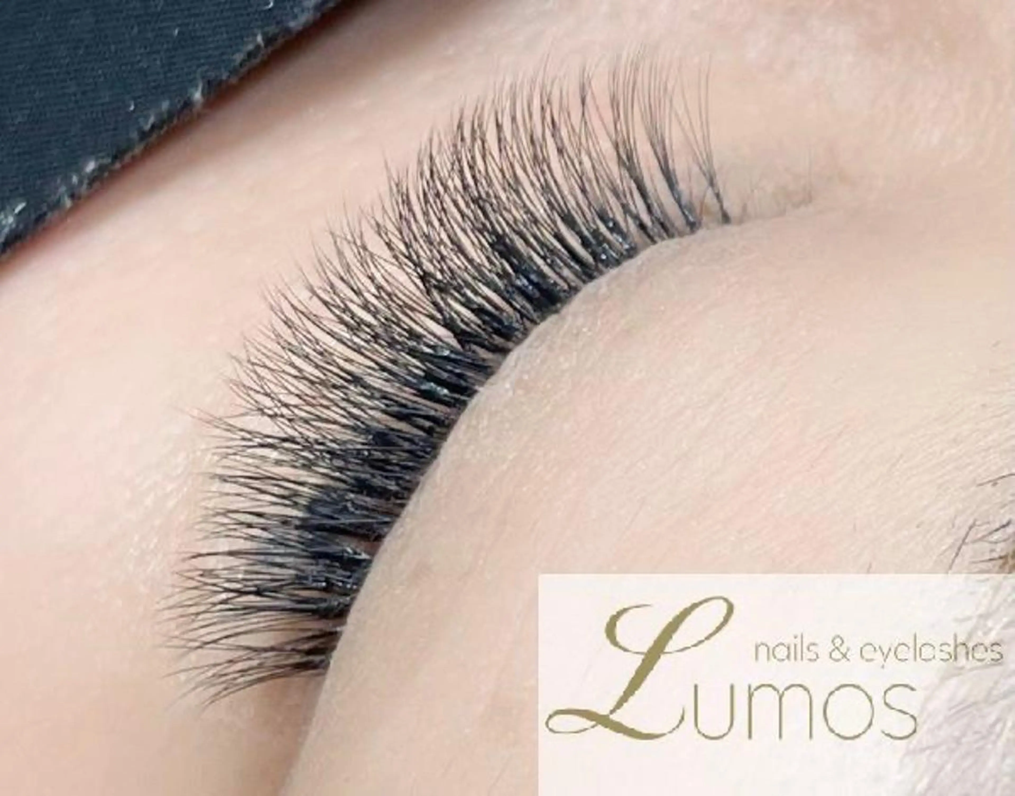 マツエク・マツパ ボリュームラッシュ マツエク Lumos nail&eyelash所属・Lumos Ayakaのマツエク・マツパデザイン