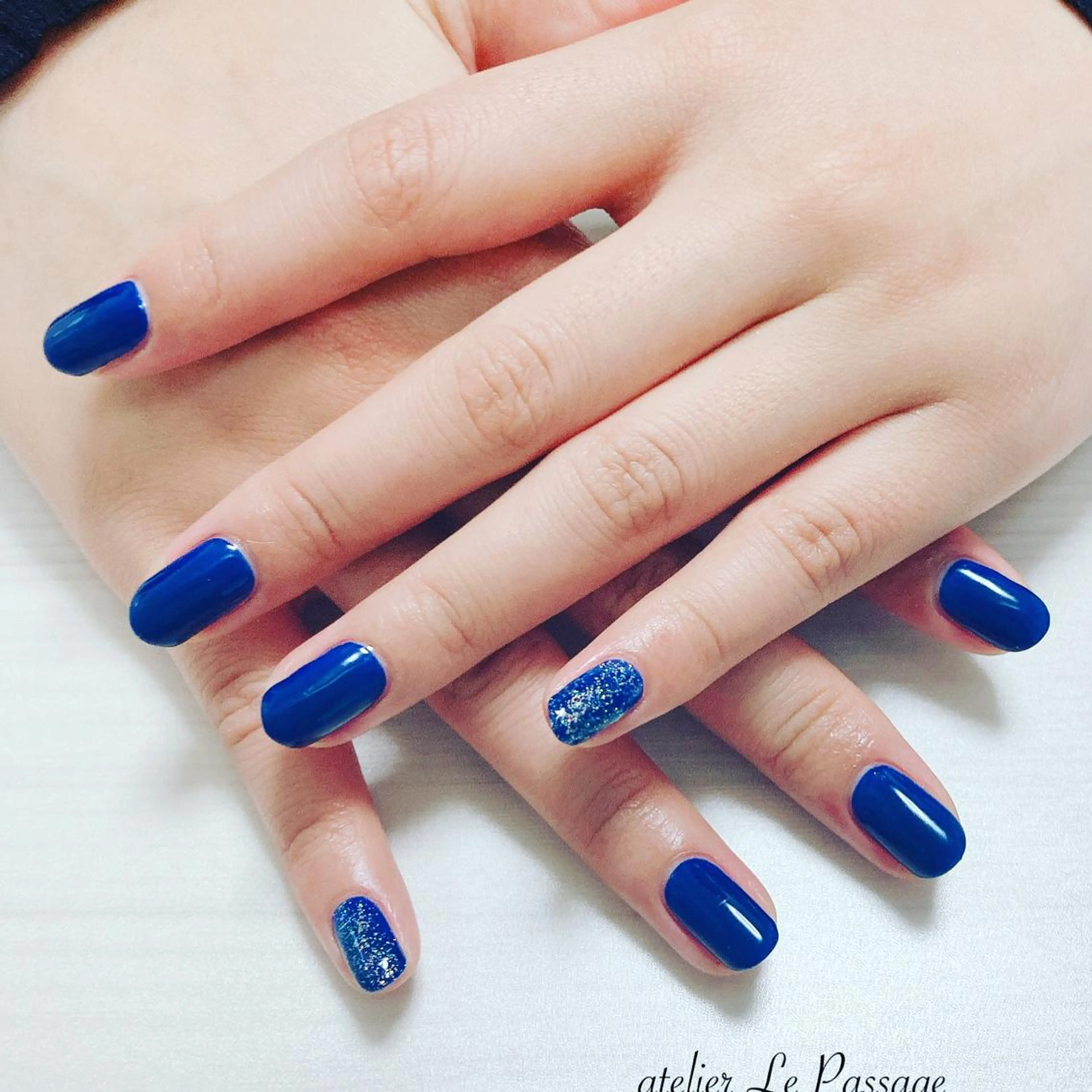 ネイル ジェルネイル グラデーション キラキラネイル ラメ(グリッター) ネイビー Atelier Le Passage所属・h nakatsukaのネイルデザイン