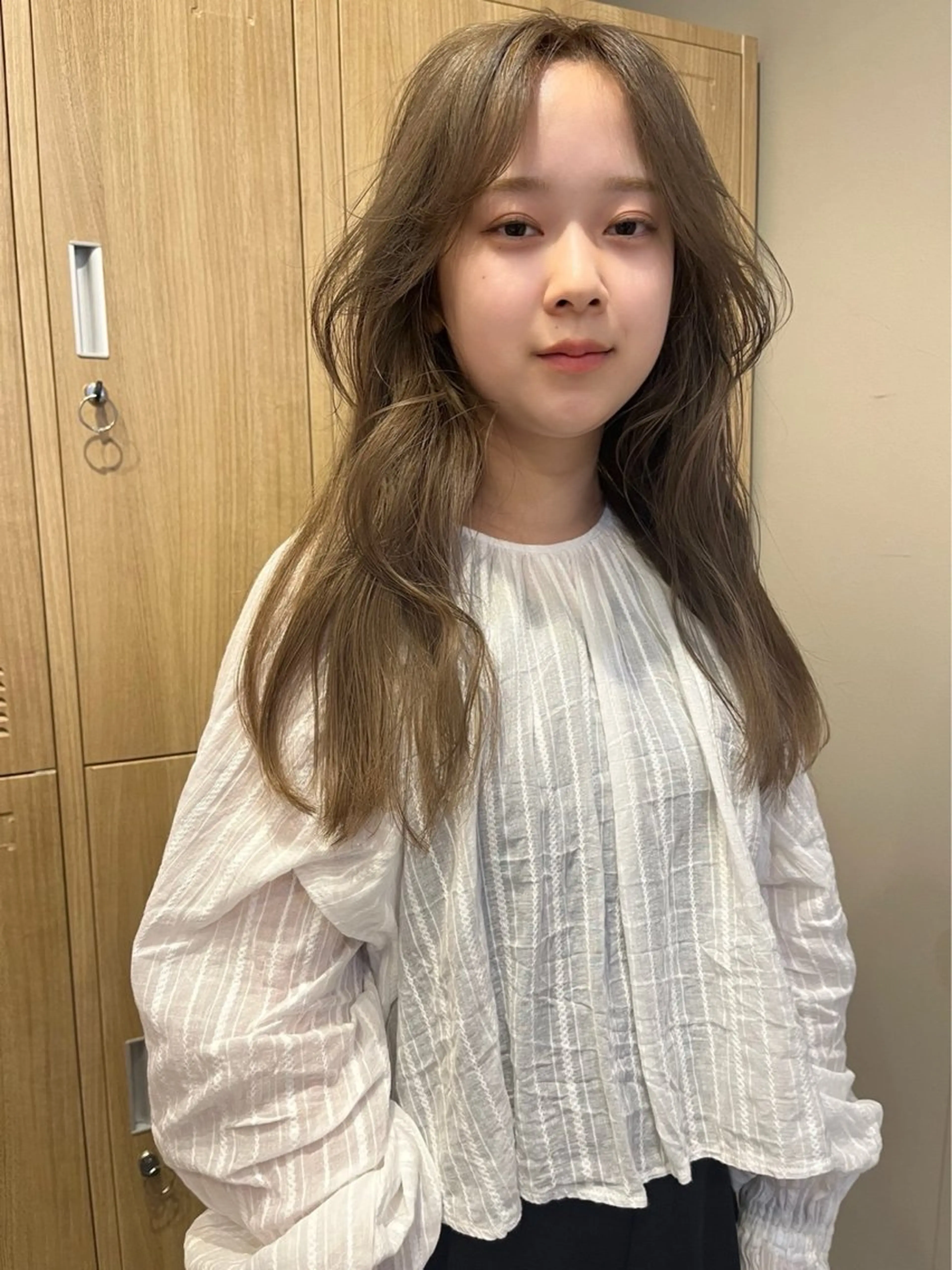 ロング LOREN＋透明感 オリーブhirokoのヘアスタイル