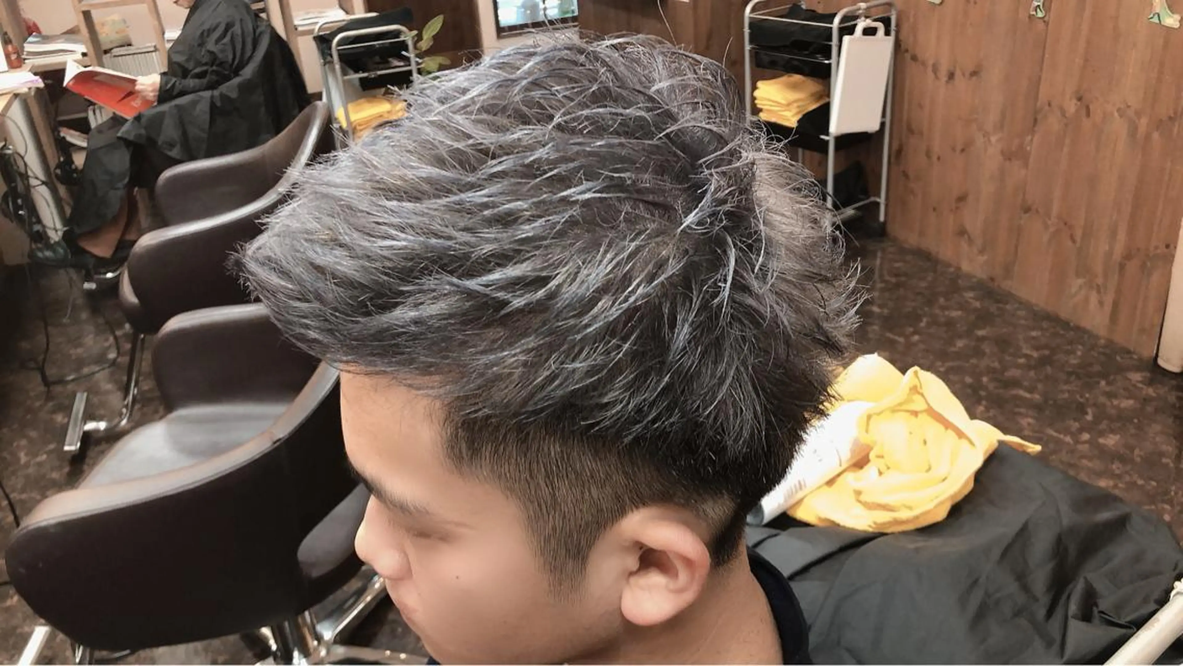 ショート カラー メンズ モヒカン シルバー ALLEN hair 郡山開成店所属・中司 優樹のヘアスタイル