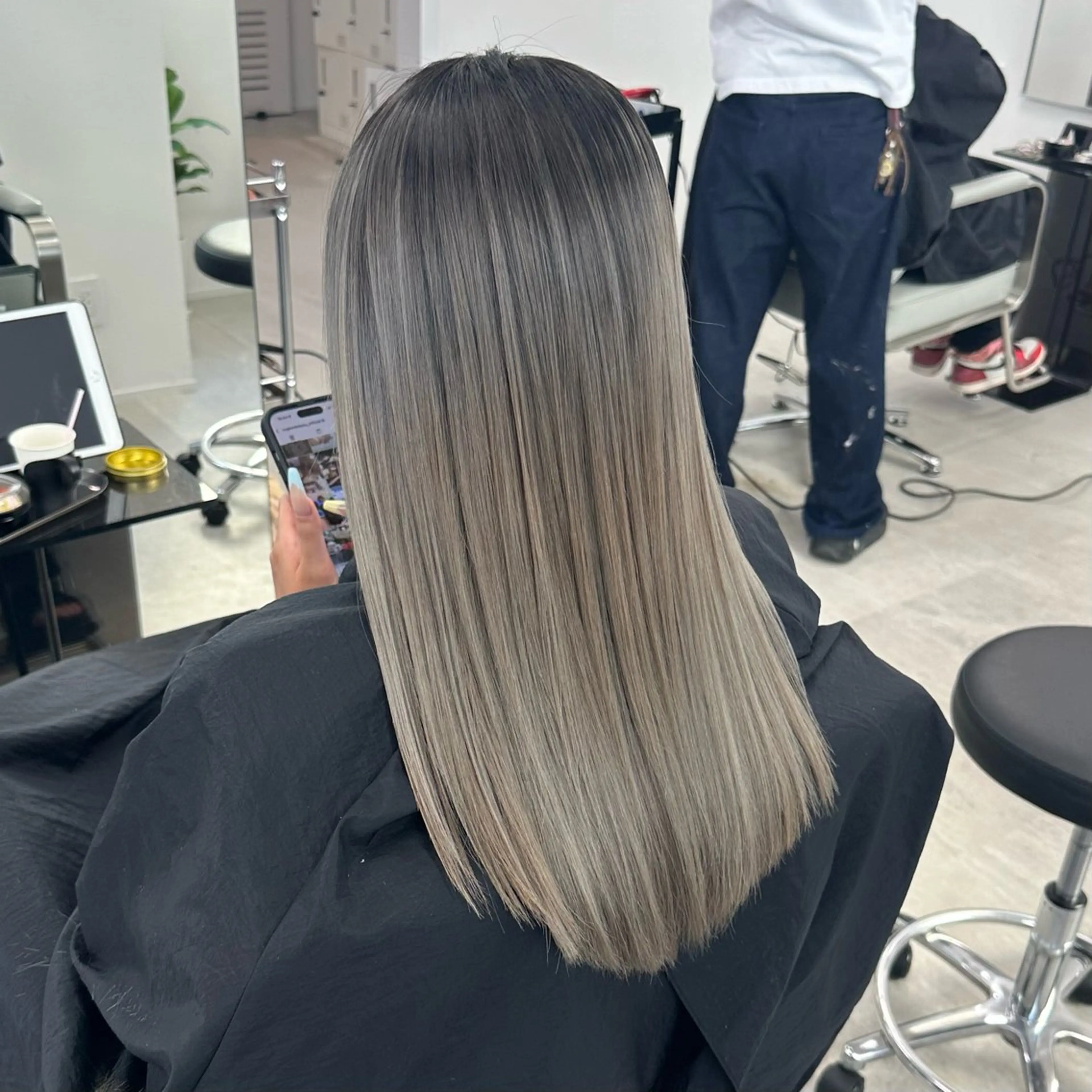 セミロング カラー ヘアカラー トリートメント REAL 心斎橋所属・ブリーチ/ベージュ /ピンク🦋ナツミのヘアスタイル