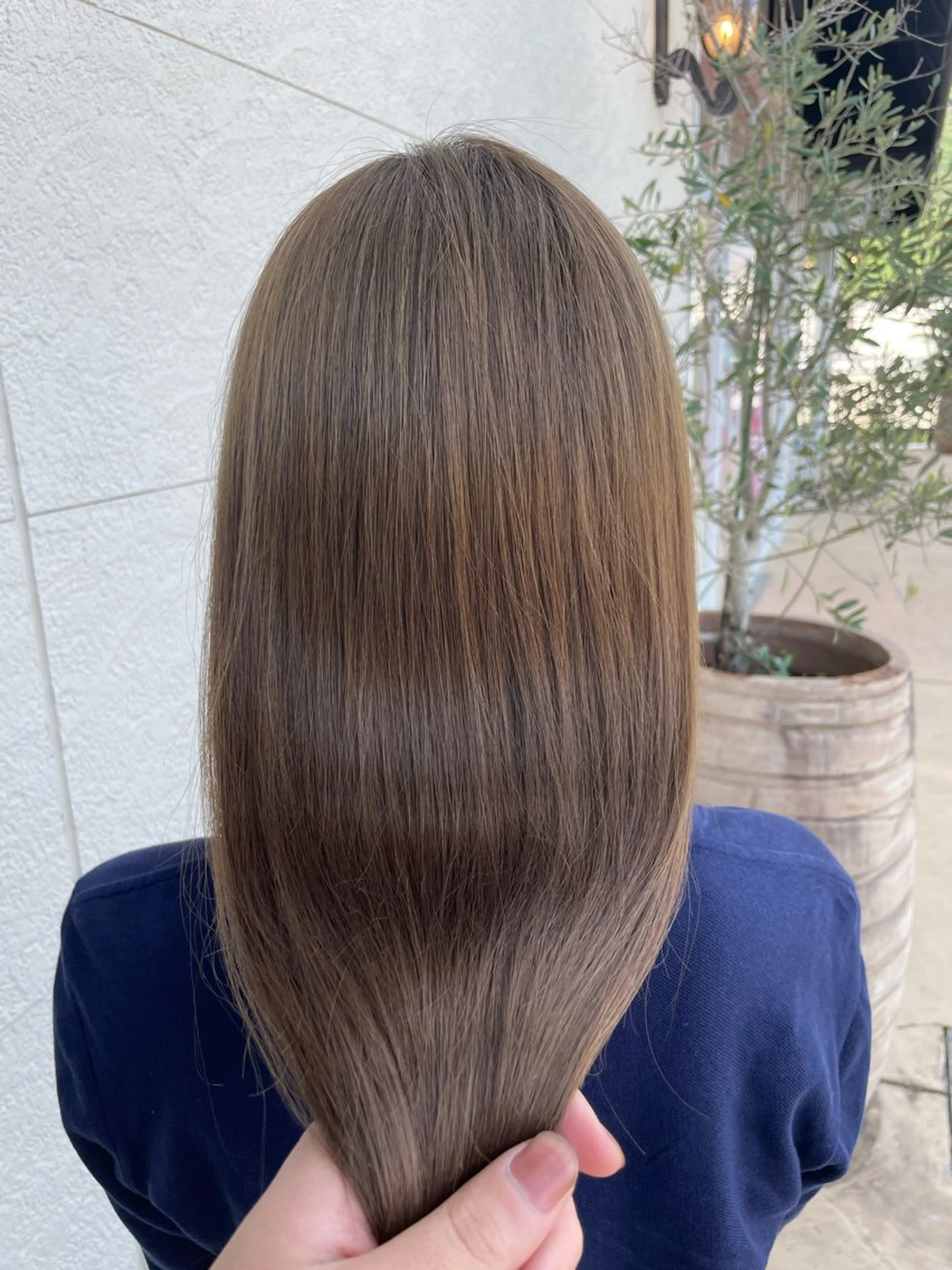 ロング カラー ベージュカラー フォギーベージュ ヘアカラー トリートメント clocca所属・鵜飼 真伍のヘアスタイル