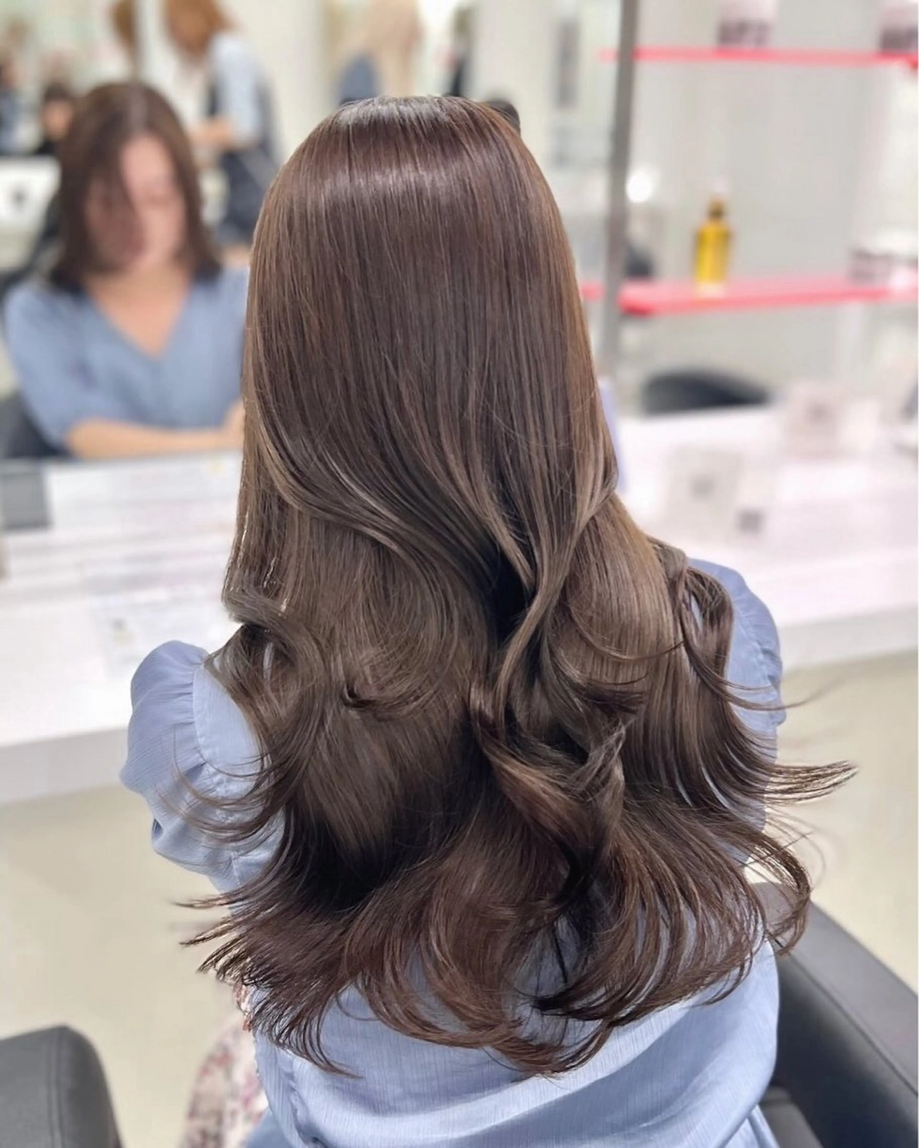 ロング カラー オリーブカラー🫒 レイヤーカット✂︎のヘアスタイル