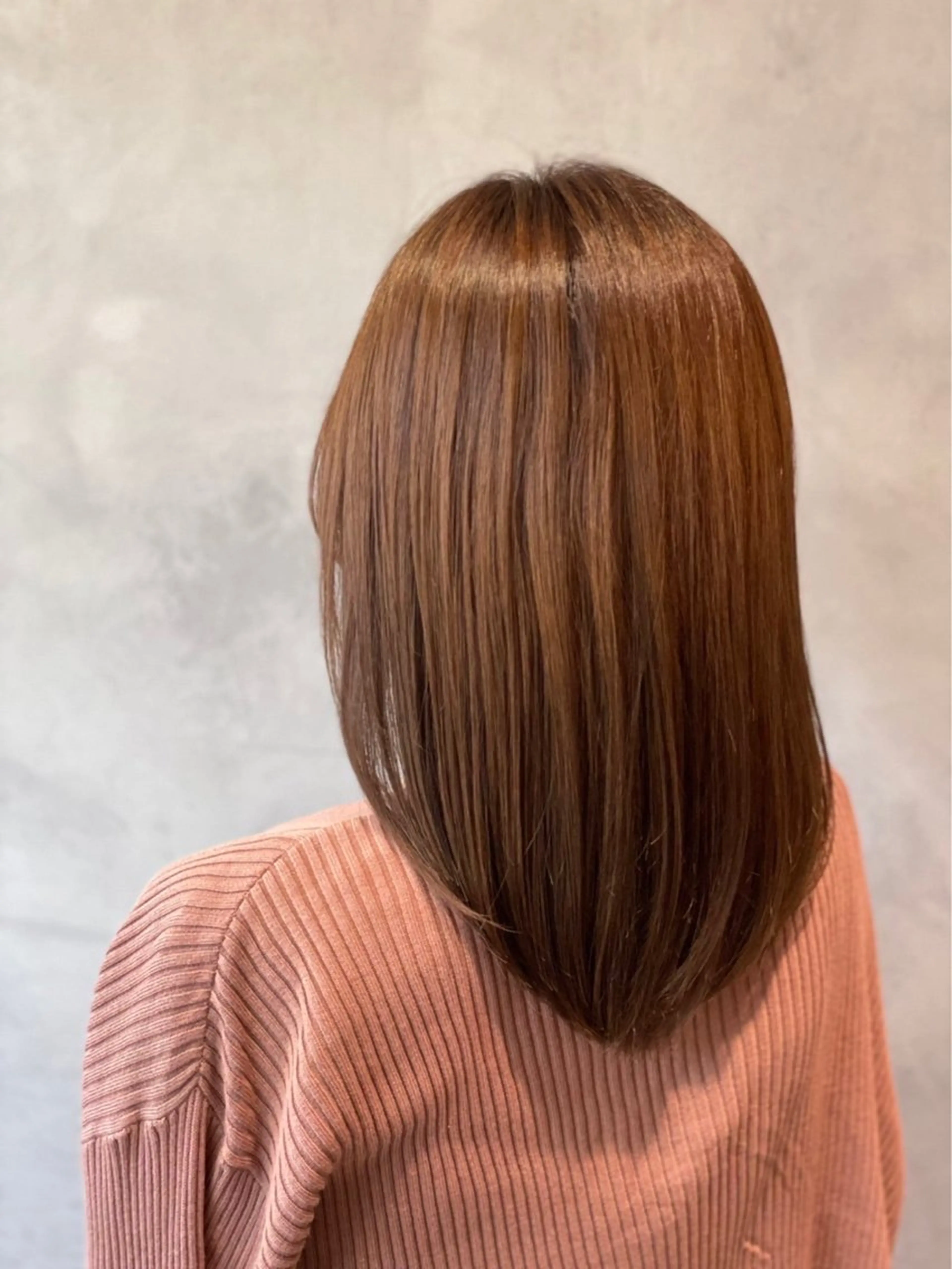 カラー YoLo.所属・村上 ななみのヘアスタイル