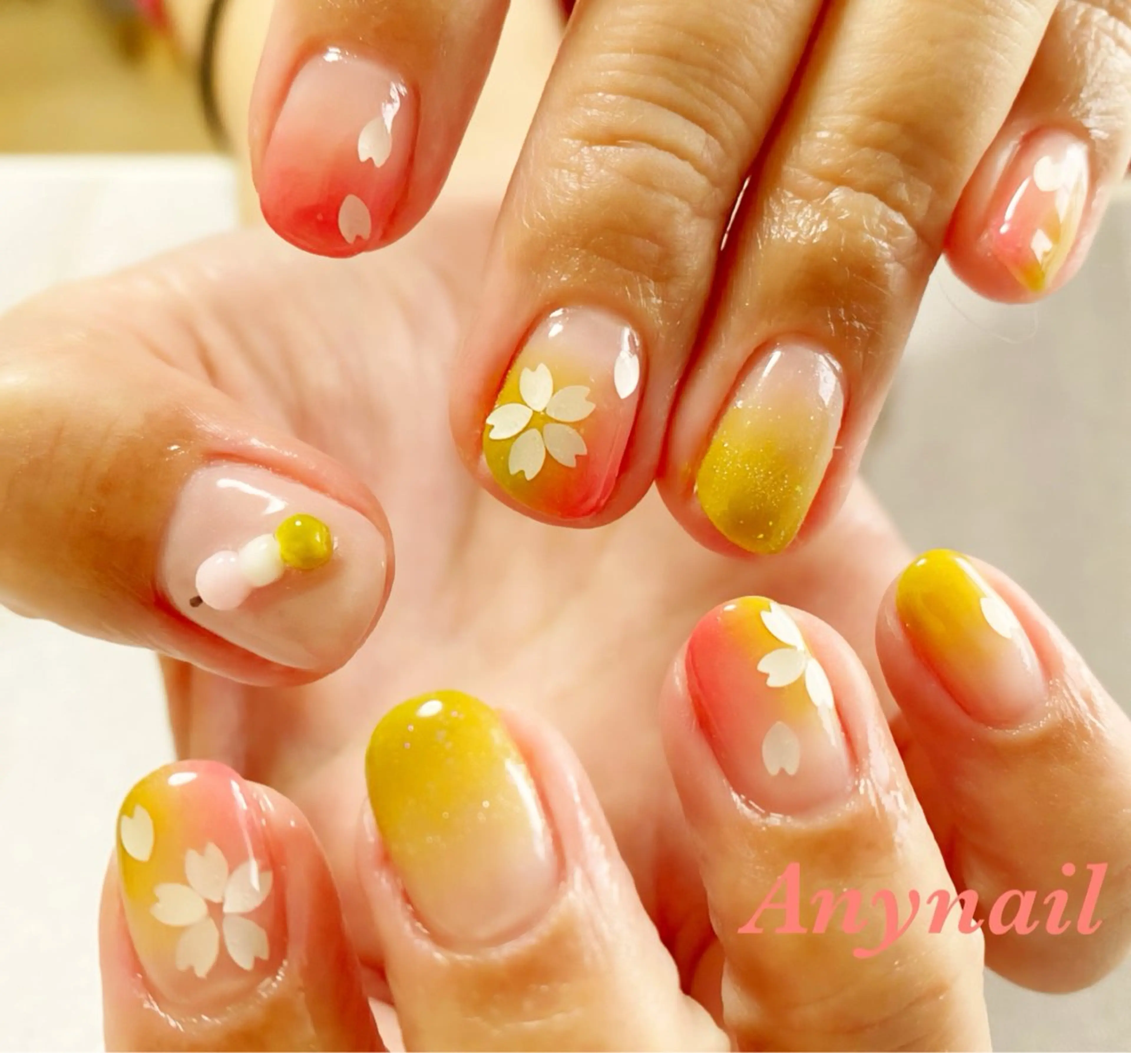 ネイル ブルー 桜ネイル グラデーション ホログラムネイル 春ネイル ハンドネイル 岩澤 恵子のネイルデザイン