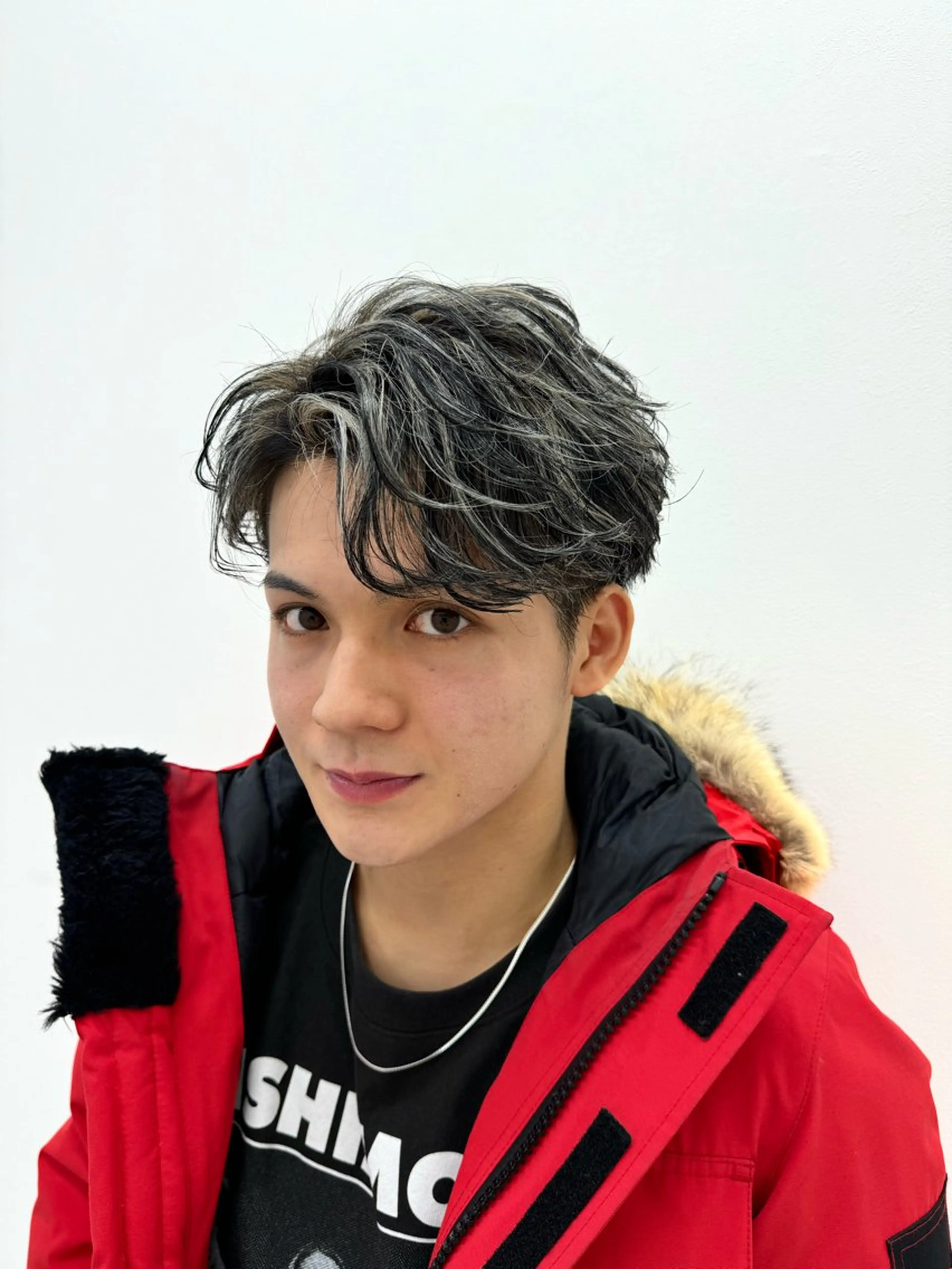 ショート カラー パーマ ヘアアレンジ メンズ センターパート メンズハイライト メンズメッシュ マッシュ メンズパーマ カット パーマ トリートメント ヘッドスパ ヘアセット 仕上がり満足度No. 1🔥BLUCK🔥のヘアスタイル
