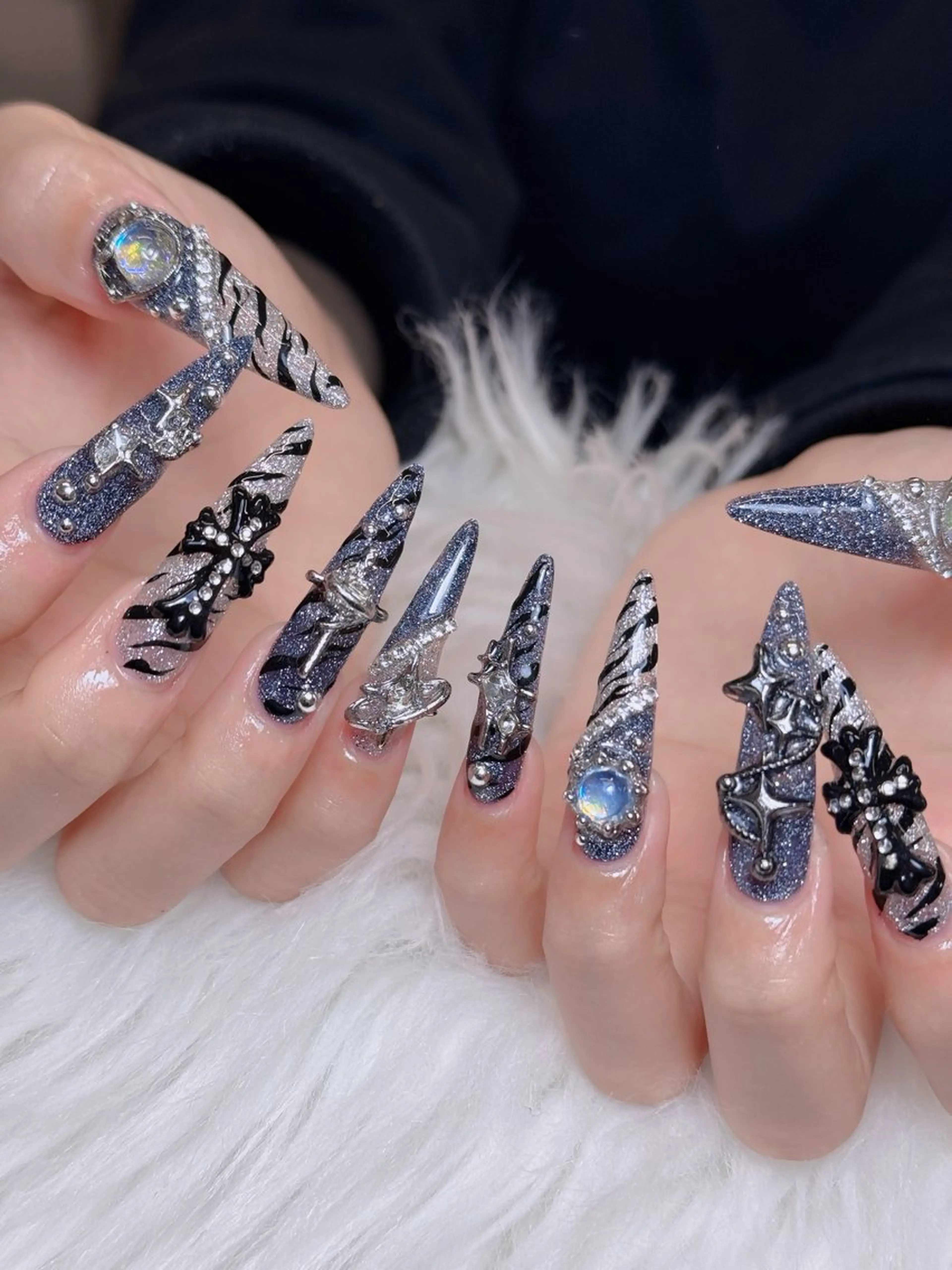 ネイル オーロラネイル チークネイル フットネイル フレンチネイル ハロウィン ハンドネイル Lumi Nail 新大久保3‘のネイルデザイン