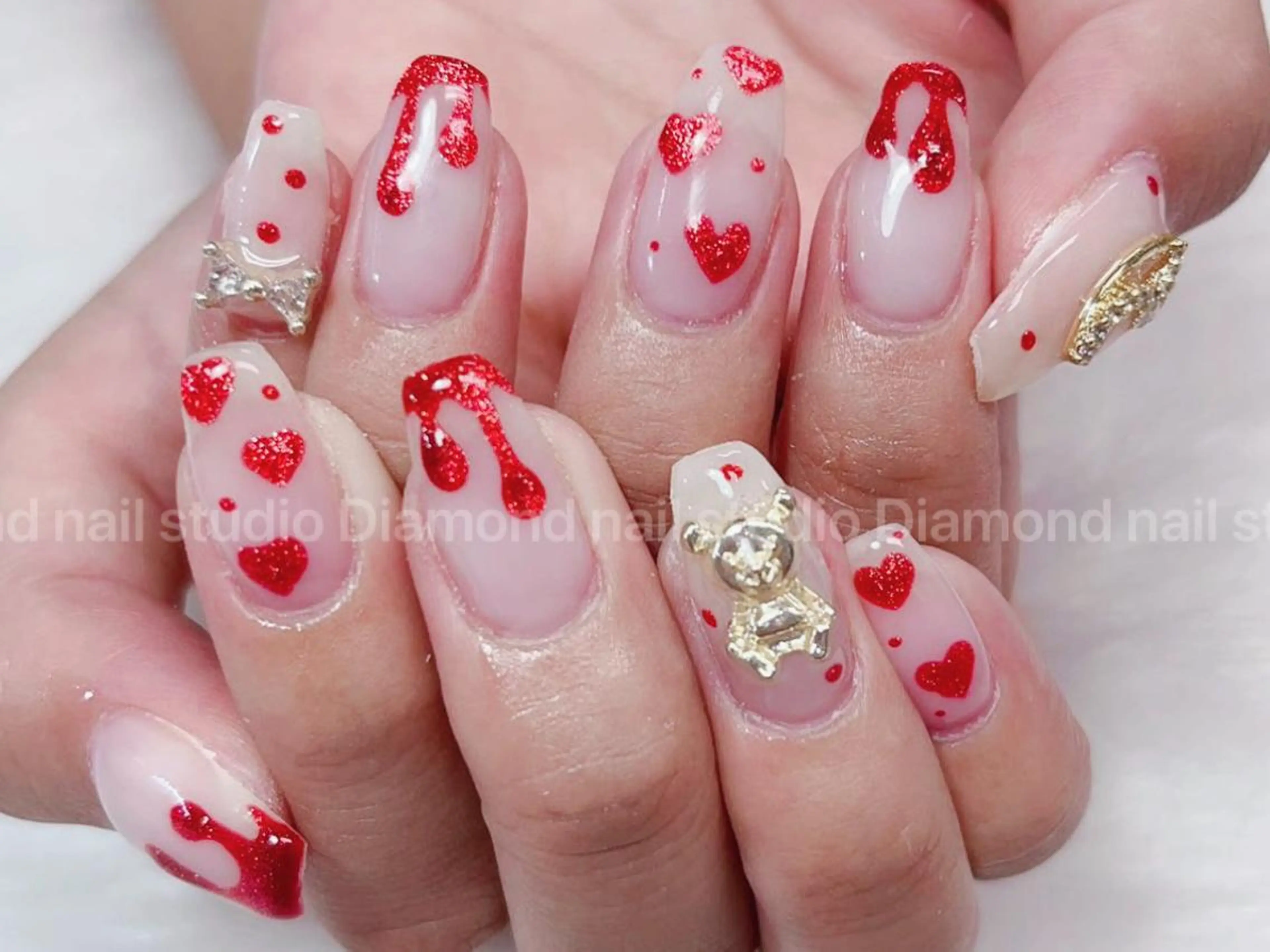 ミディアム ハンドネイル DIAMOND 💅のネイルデザイン