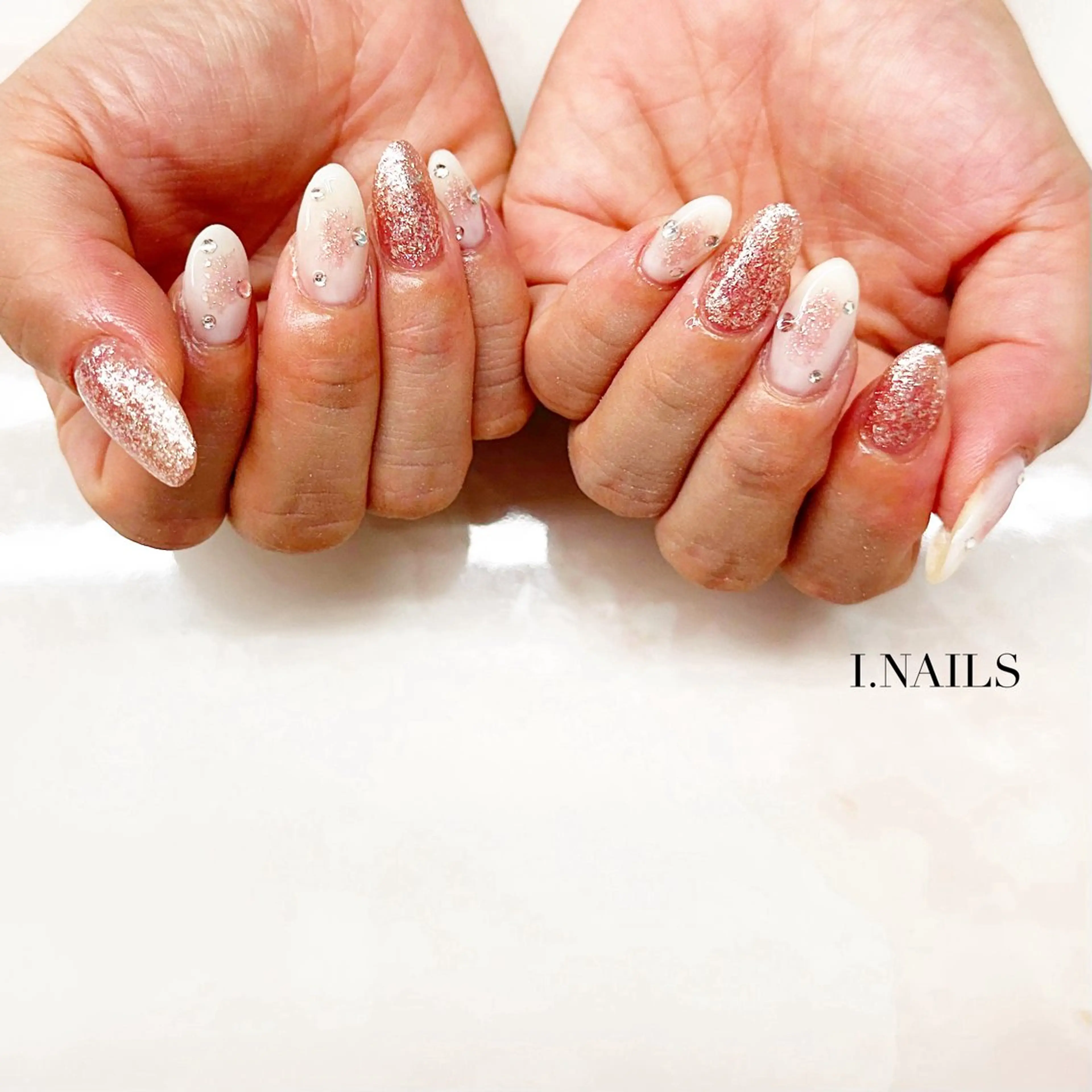 ネイル アイネイルズ所属・早川 梓のネイルデザイン