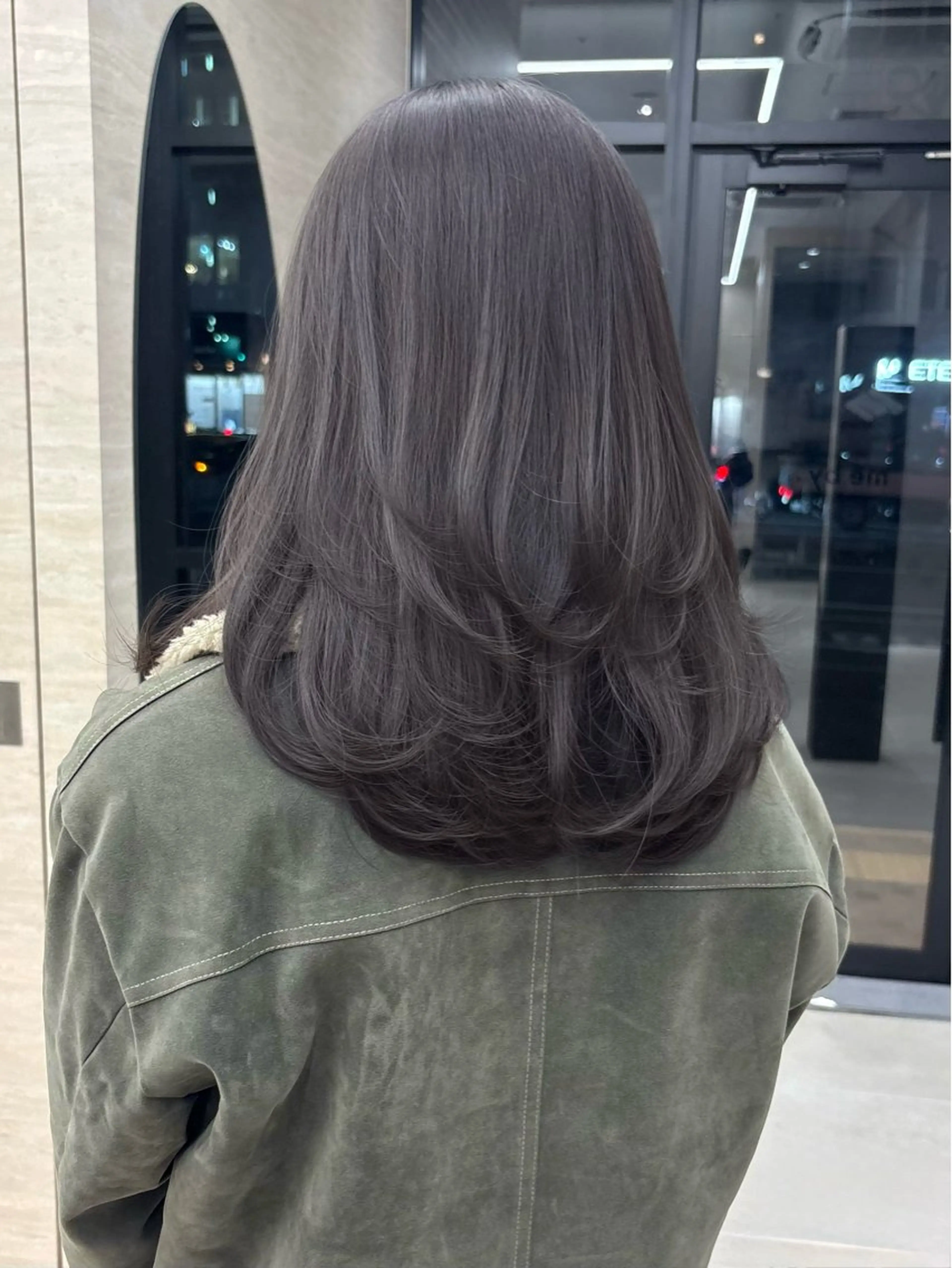 セミロング カラー ベージュカラー 透明感カラー グレージュ レイヤーカット 小顔カット カット ヘアカラー トリートメント PULSE yokohama所属・横浜駅/韓国レイヤー カット/髪質改善のヘアスタイル